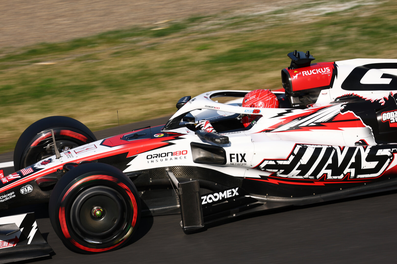 GP GIAPPONE, Esteban Ocon (FRA) Haas F1 Team VF-26.
27.03.2026. Formula 1 World Championship, Rd 3, Japanese Grand Prix, Suzuka, Japan, Practice Day.
- www.xpbimages.com, EMail: requests@xpbimages.com © Copyright: Bearne / XPB Images