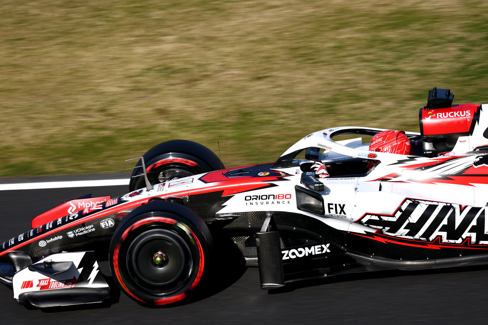 GP GIAPPONE, Esteban Ocon (FRA) Haas F1 Team VF-26.
27.03.2026. Formula 1 World Championship, Rd 3, Japanese Grand Prix, Suzuka, Japan, Practice Day.
- www.xpbimages.com, EMail: requests@xpbimages.com © Copyright: Bearne / XPB Images