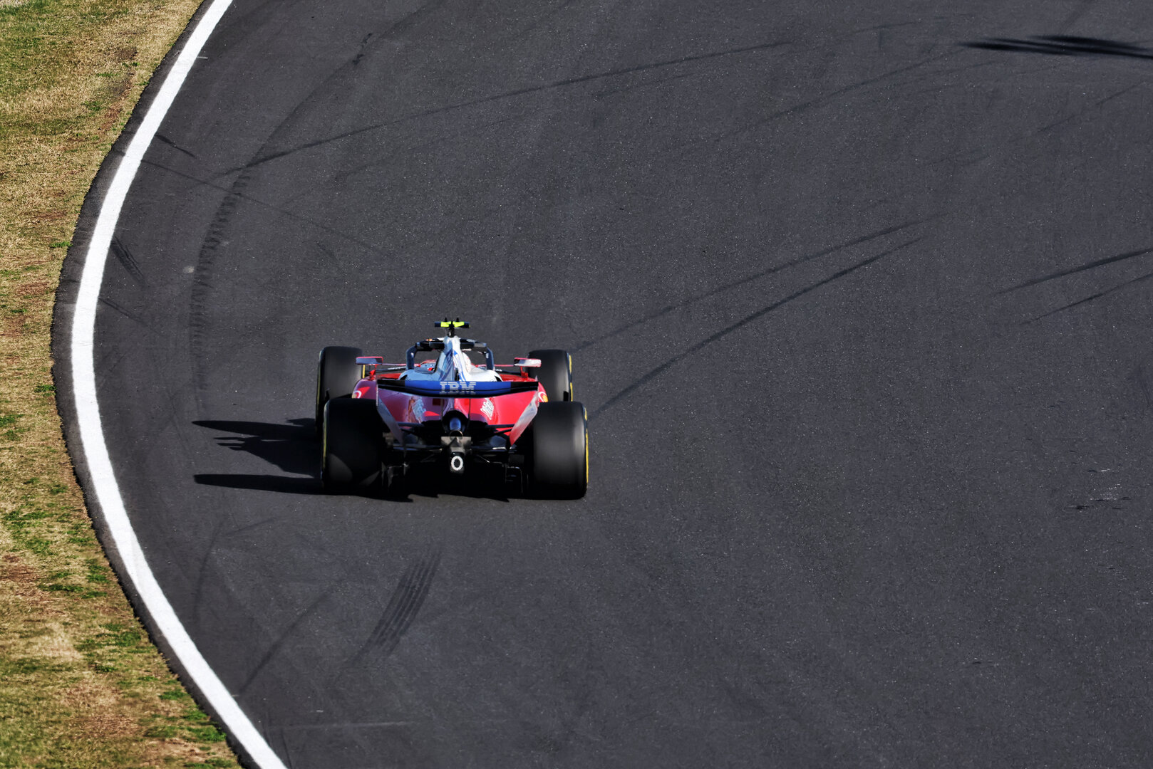 GP GIAPPONE, Lewis Hamilton (GBR) Ferrari SF-26.
27.03.2026. Formula 1 World Championship, Rd 3, Japanese Grand Prix, Suzuka, Japan, Practice Day.
- www.xpbimages.com, EMail: requests@xpbimages.com © Copyright: Bearne / XPB Images