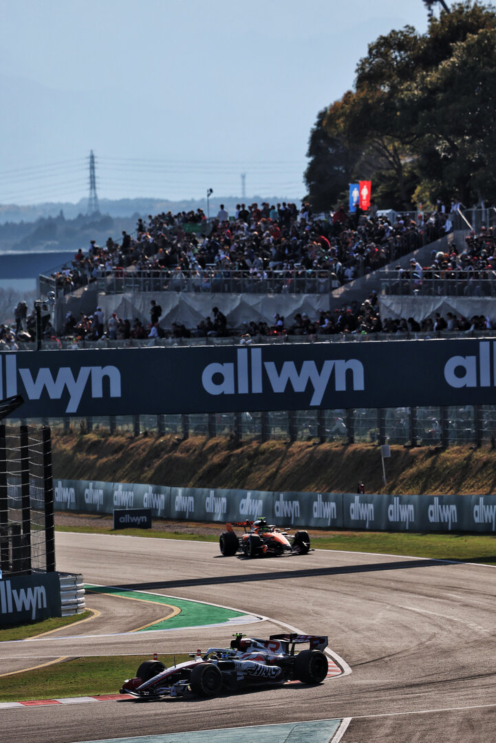 GP GIAPPONE, Oliver Bearman (GBR) Haas F1 Team VF-26.
27.03.2026. Formula 1 World Championship, Rd 3, Japanese Grand Prix, Suzuka, Japan, Practice Day.
- www.xpbimages.com, EMail: requests@xpbimages.com © Copyright: Bearne / XPB Images