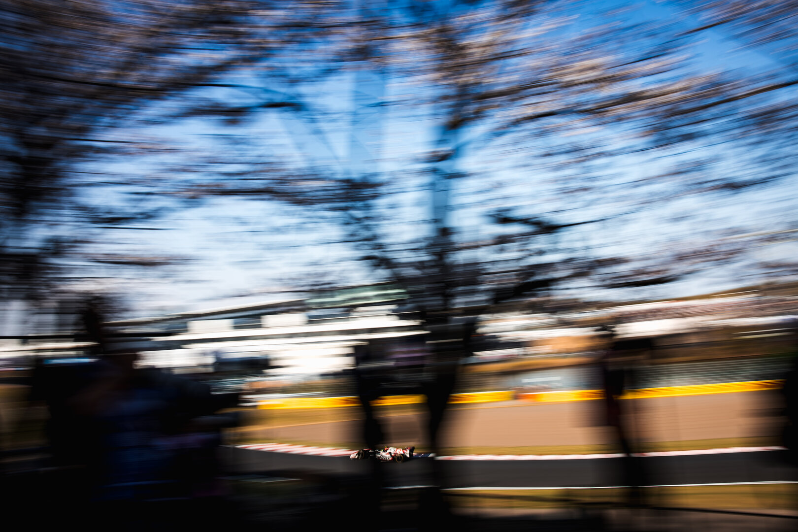 GP GIAPPONE, Oliver Bearman (GBR) Haas F1 Team VF-26.
27.03.2026. Formula 1 World Championship, Rd 3, Japanese Grand Prix, Suzuka, Japan, Practice Day.
- www.xpbimages.com, EMail: requests@xpbimages.com © Copyright: Bearne / XPB Images