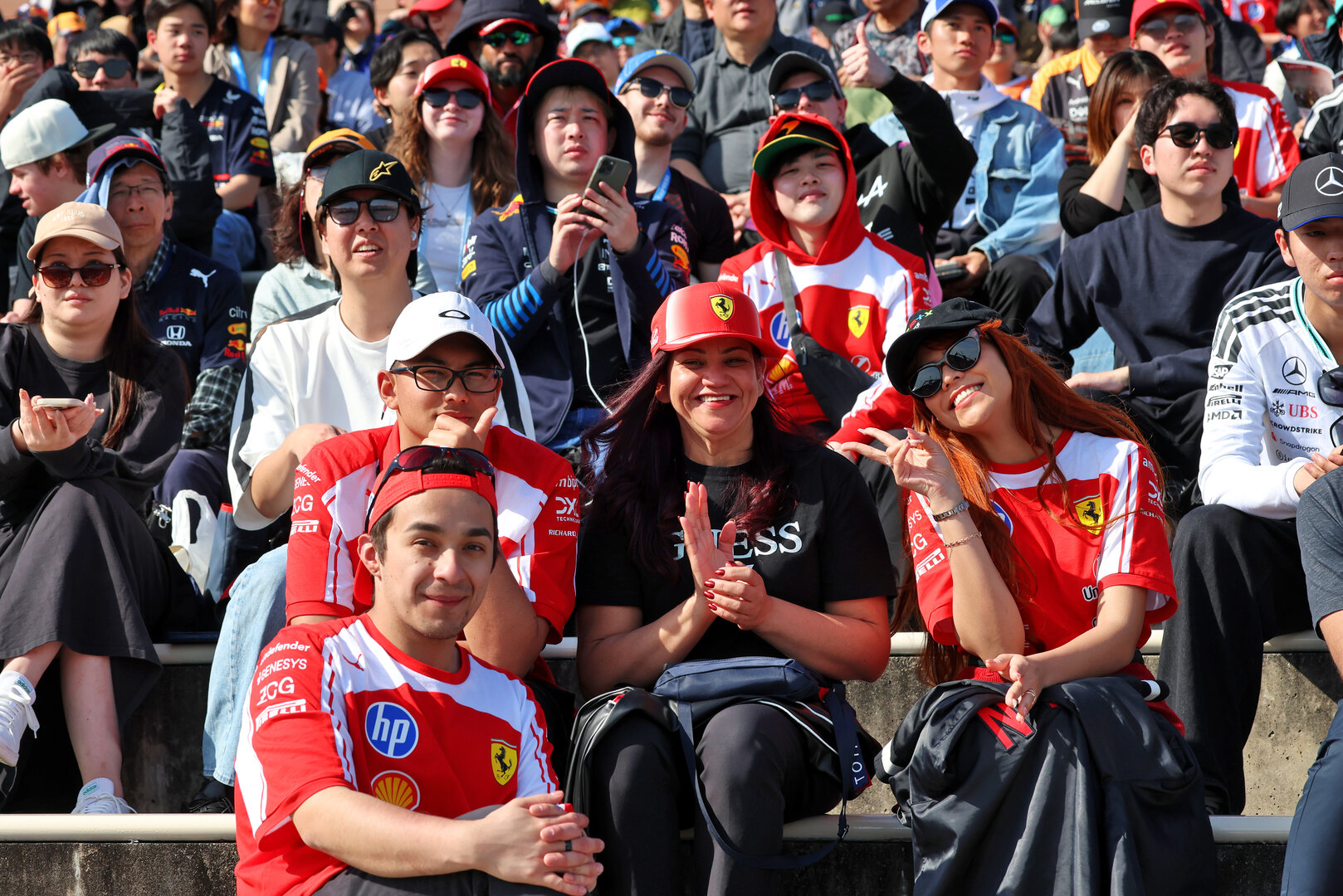 GP GIAPPONE, Circuit Atmosfera - fans in the grandstand.
27.03.2026. Formula 1 World Championship, Rd 3, Japanese Grand Prix, Suzuka, Japan, Practice Day.
 - www.xpbimages.com, EMail: requests@xpbimages.com © Copyright: Rew / XPB Images