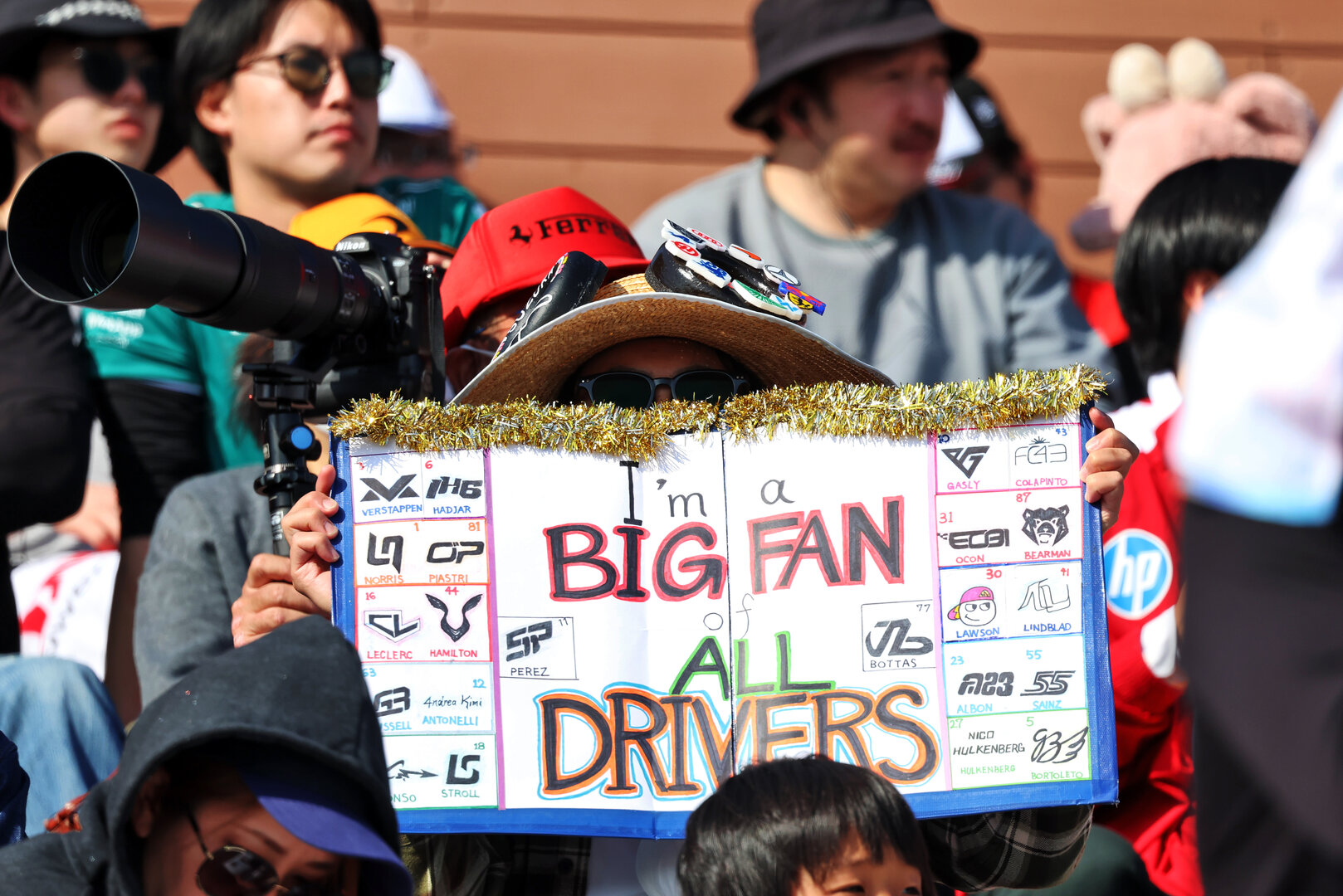 GP GIAPPONE, Circuit Atmosfera - fans in the grandstand.
27.03.2026. Formula 1 World Championship, Rd 3, Japanese Grand Prix, Suzuka, Japan, Practice Day.
- www.xpbimages.com, EMail: requests@xpbimages.com © Copyright: Rew / XPB Images