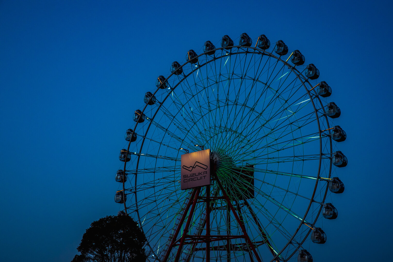 GP GIAPPONE, Circuit Atmosfera - ferris wheel at night.
27.03.2026. Formula 1 World Championship, Rd 3, Japanese Grand Prix, Suzuka, Japan, Practice Day.
- www.xpbimages.com, EMail: requests@xpbimages.com © Copyright: Bearne / XPB Images