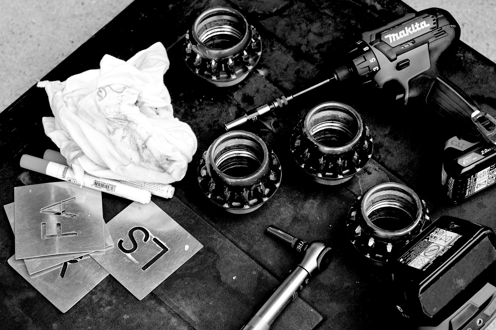 GP GIAPPONE, Aston Martin F1 Team tyre equipment.
27.03.2026. Formula 1 World Championship, Rd 3, Japanese Grand Prix, Suzuka, Japan, Practice Day.
- www.xpbimages.com, EMail: requests@xpbimages.com © Copyright: Coates / XPB Images