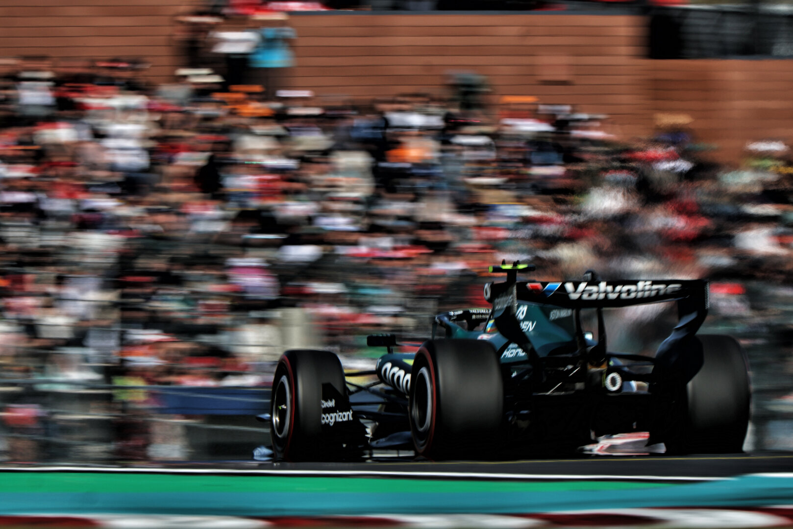 GP GIAPPONE, Fernando Alonso (ESP) Aston Martin F1 Team AMR26.
27.03.2026. Formula 1 World Championship, Rd 3, Japanese Grand Prix, Suzuka, Japan, Practice Day.
- www.xpbimages.com, EMail: requests@xpbimages.com © Copyright: Coates / XPB Images