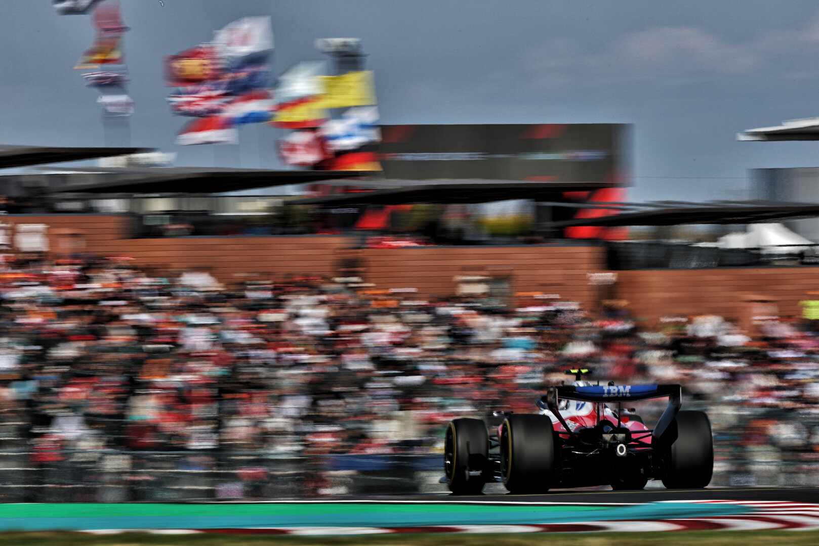 GP GIAPPONE, Lewis Hamilton (GBR) Ferrari SF-26.
27.03.2026. Formula 1 World Championship, Rd 3, Japanese Grand Prix, Suzuka, Japan, Practice Day.
 - www.xpbimages.com, EMail: requests@xpbimages.com © Copyright: Coates / XPB Images