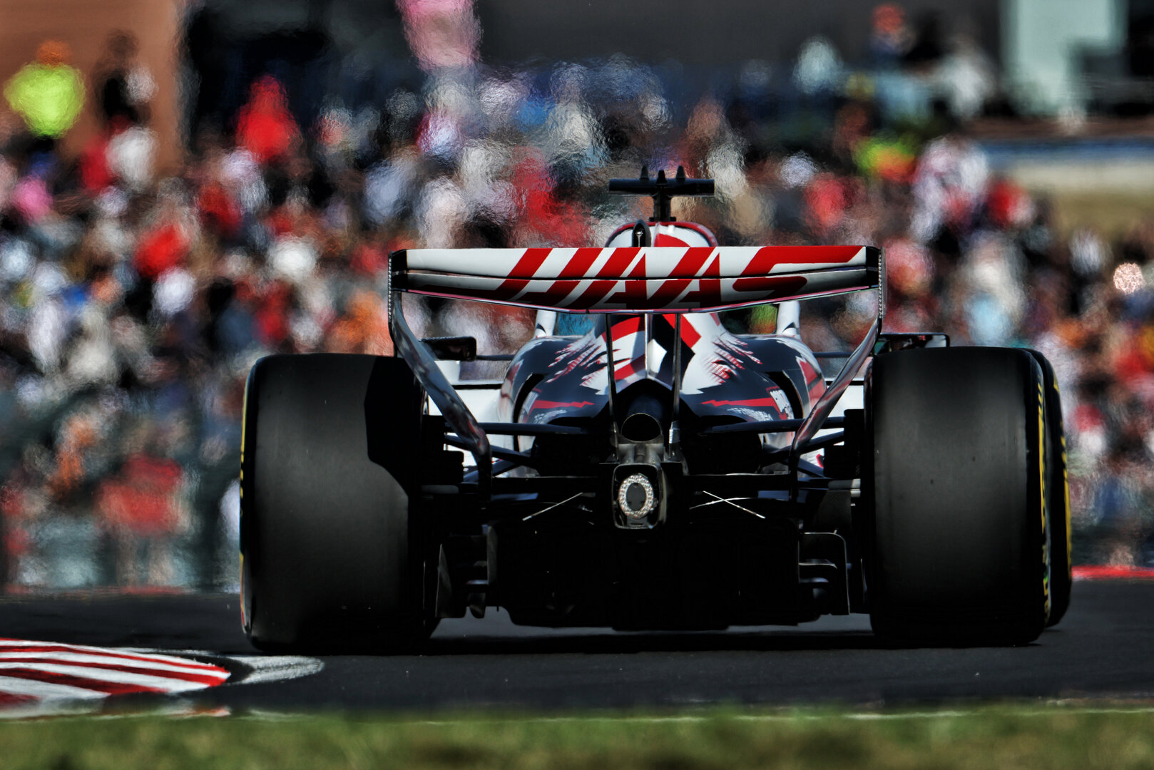GP GIAPPONE, Esteban Ocon (FRA) Haas F1 Team VF-26.
27.03.2026. Formula 1 World Championship, Rd 3, Japanese Grand Prix, Suzuka, Japan, Practice Day.
- www.xpbimages.com, EMail: requests@xpbimages.com © Copyright: Coates / XPB Images