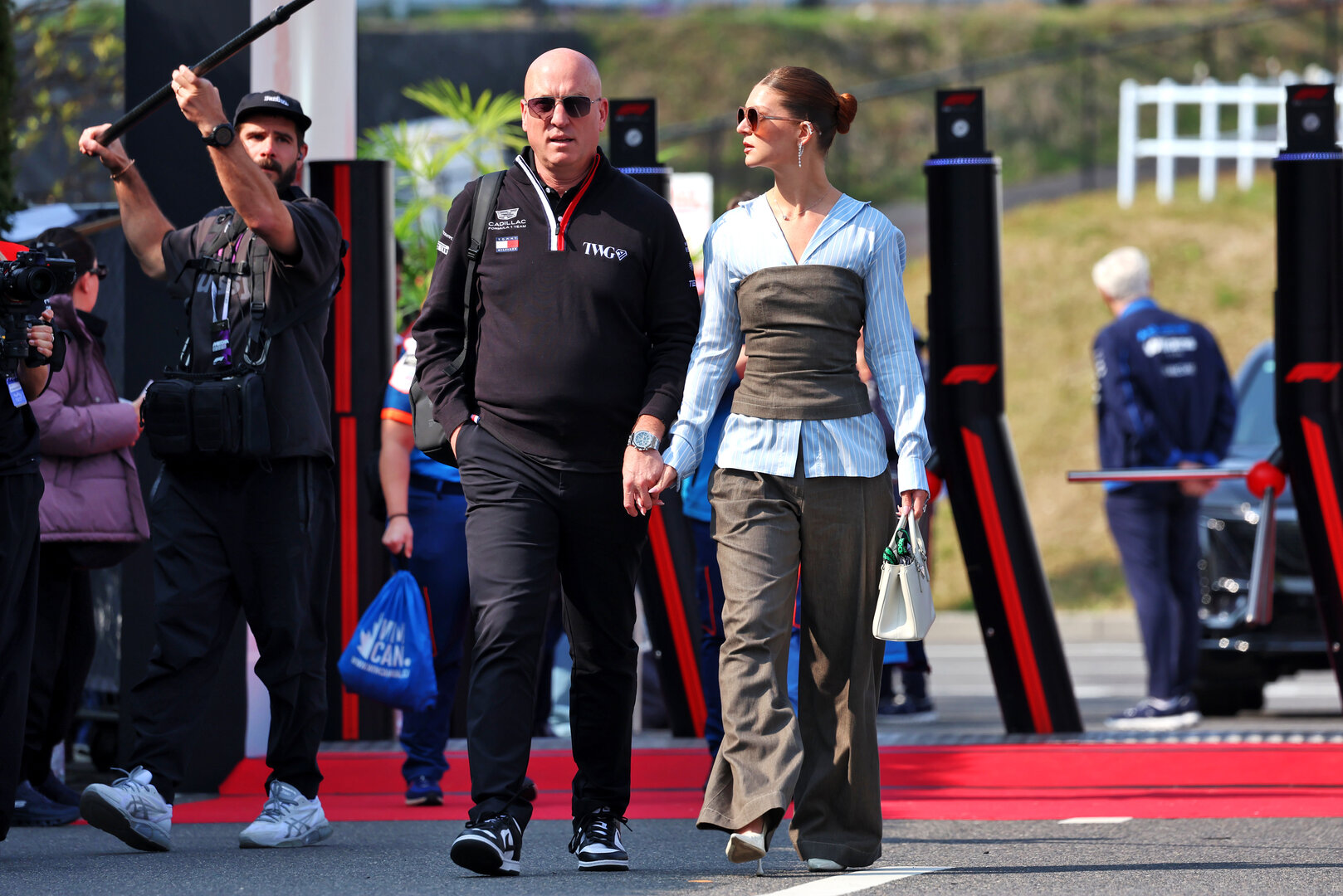 GP GIAPPONE, (L to R): Dan Towriss (USA) Cadillac F1 Team e TWG Motorsports CEO with sua moglie Cassidy Towriss.
28.03.2026. Formula 1 World Championship, Rd 3, Japanese Grand Prix, Suzuka, Japan, Qualifiche Day.
- www.xpbimages.com, EMail: requests@xpbimages.com © Copyright: Rew / XPB Images