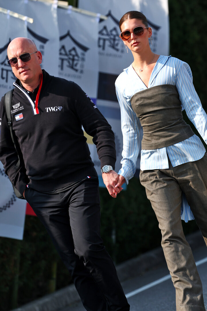 GP GIAPPONE, (L to R): Dan Towriss (USA) Cadillac F1 Team e TWG Motorsports CEO with sua moglie Cassidy Towriss.
28.03.2026. Formula 1 World Championship, Rd 3, Japanese Grand Prix, Suzuka, Japan, Qualifiche Day.
- www.xpbimages.com, EMail: requests@xpbimages.com © Copyright: Bearne / XPB Images