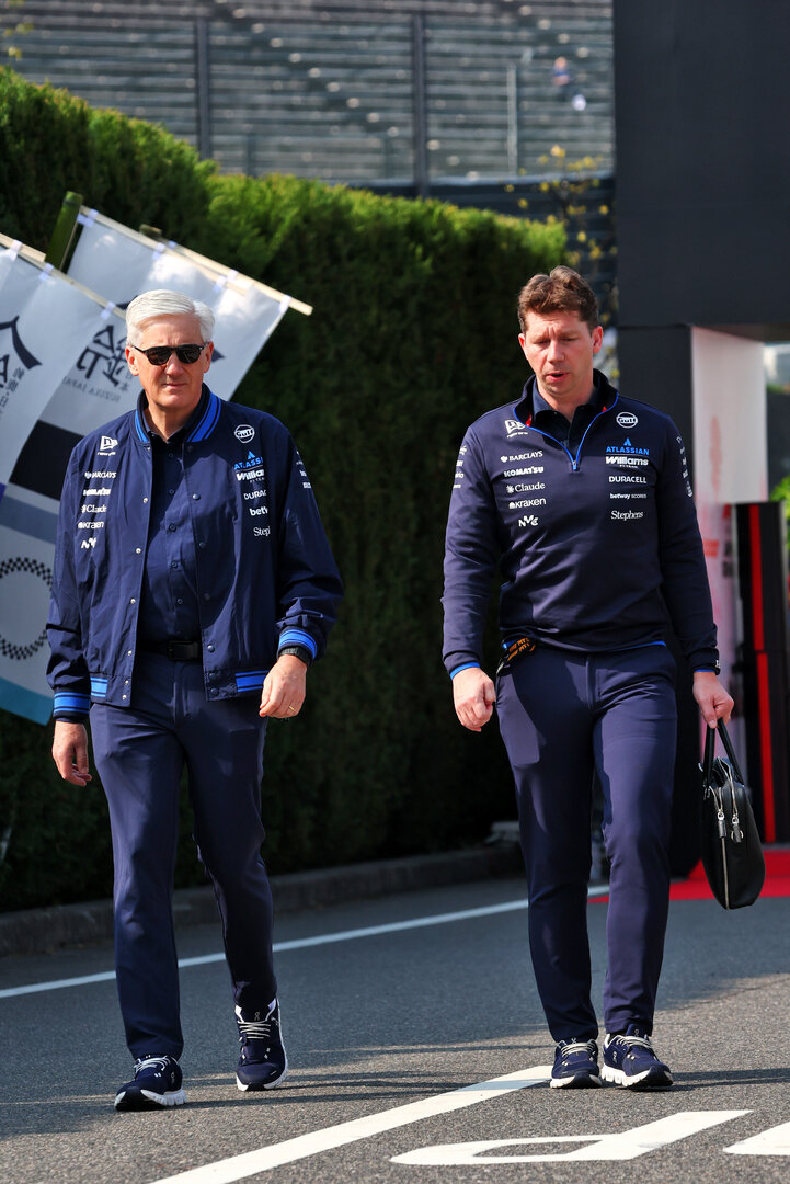 GP GIAPPONE, (L to R): Matthew Savage, Dorilton Capital Chairman - Williams F1 Team Director with James Vowles (GBR) Williams F1 Team, Team Principal.
28.03.2026. Formula 1 World Championship, Rd 3, Japanese Grand Prix, Suzuka, Japan, Qualifiche Day.
- www.xpbimages.com, EMail: requests@xpbimages.com © Copyright: Bearne / XPB Images