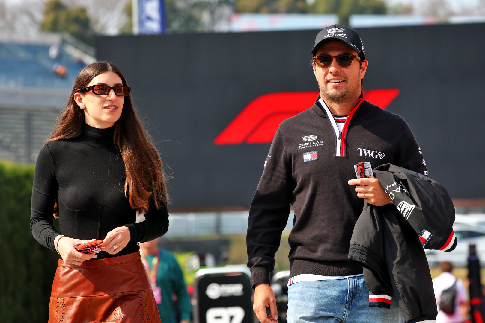GP GIAPPONE, (L to R): Carola Martinez (MEX) with her husband Sergio Perez (MEX) Cadillac Formula 1 Team.
28.03.2026. Formula 1 World Championship, Rd 3, Japanese Grand Prix, Suzuka, Japan, Qualifiche Day.
- www.xpbimages.com, EMail: requests@xpbimages.com © Copyright: Bearne / XPB Images