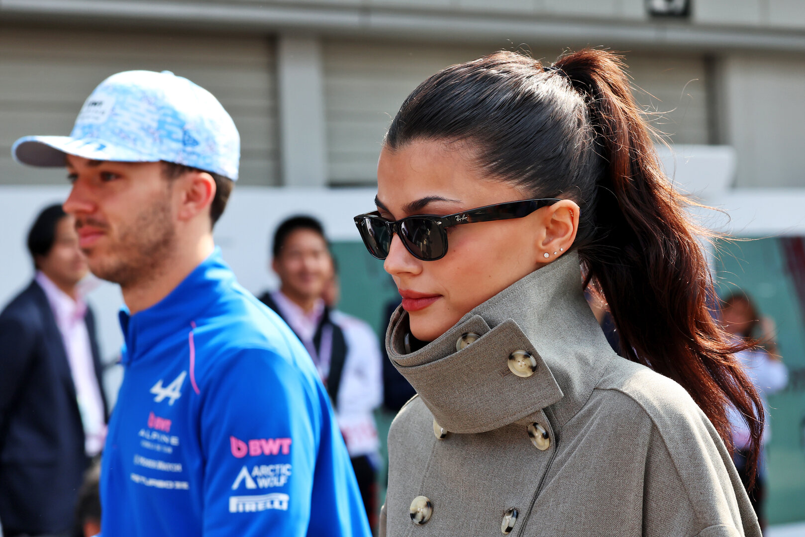 GP GIAPPONE, Kika Cerqueira Gomes (POR) with her boyfriend Pierre Gasly (FRA) Alpine F1 Team.
28.03.2026. Formula 1 World Championship, Rd 3, Japanese Grand Prix, Suzuka, Japan, Qualifiche Day.
- www.xpbimages.com, EMail: requests@xpbimages.com © Copyright: Rew / XPB Images