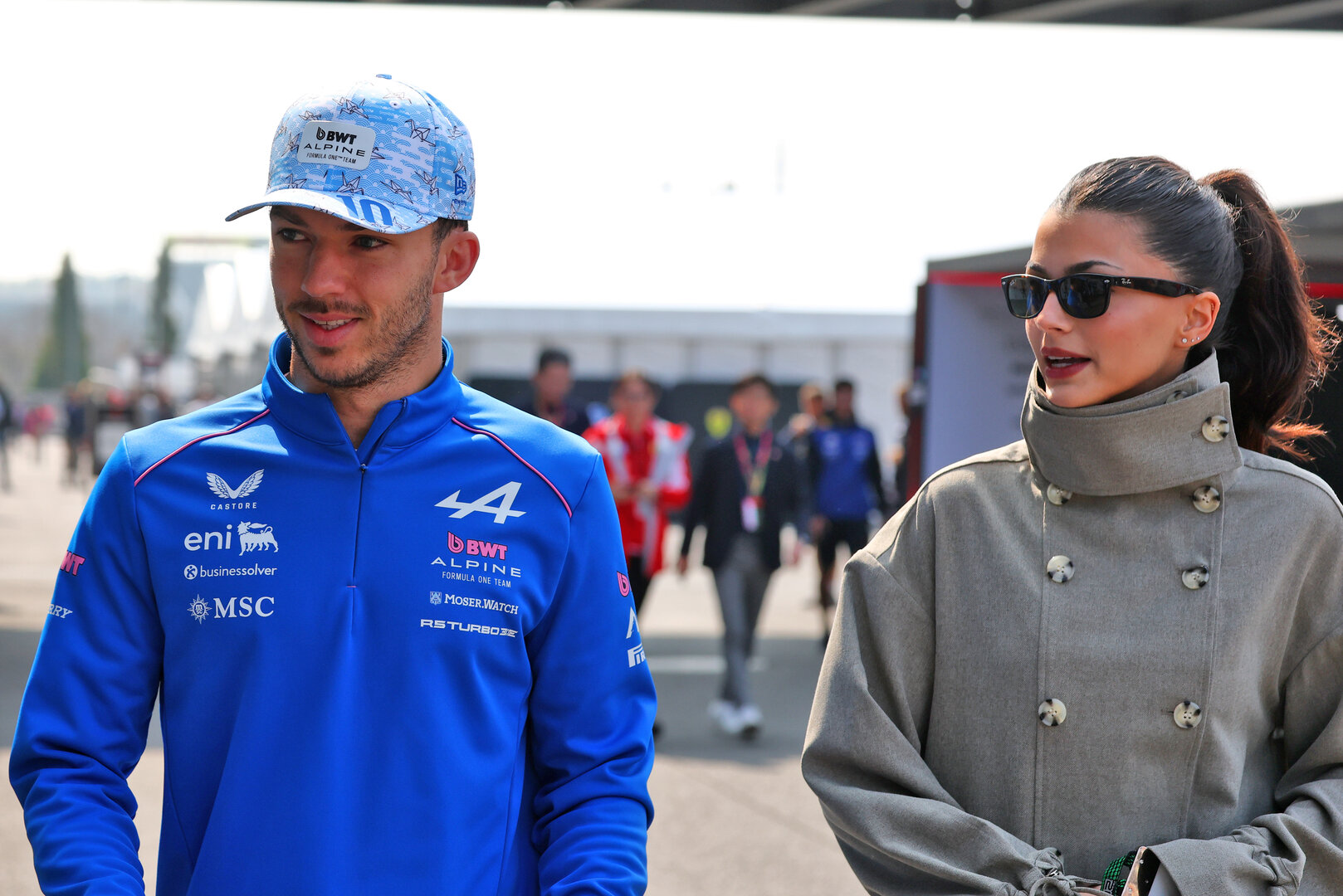 GP GIAPPONE, (L to R): Pierre Gasly (FRA) Alpine F1 Team with Domenica Kika Cerqueira Gomes (POR).
28.03.2026. Formula 1 World Championship, Rd 3, Japanese Grand Prix, Suzuka, Japan, Qualifiche Day.
- www.xpbimages.com, EMail: requests@xpbimages.com © Copyright: Bearne / XPB Images