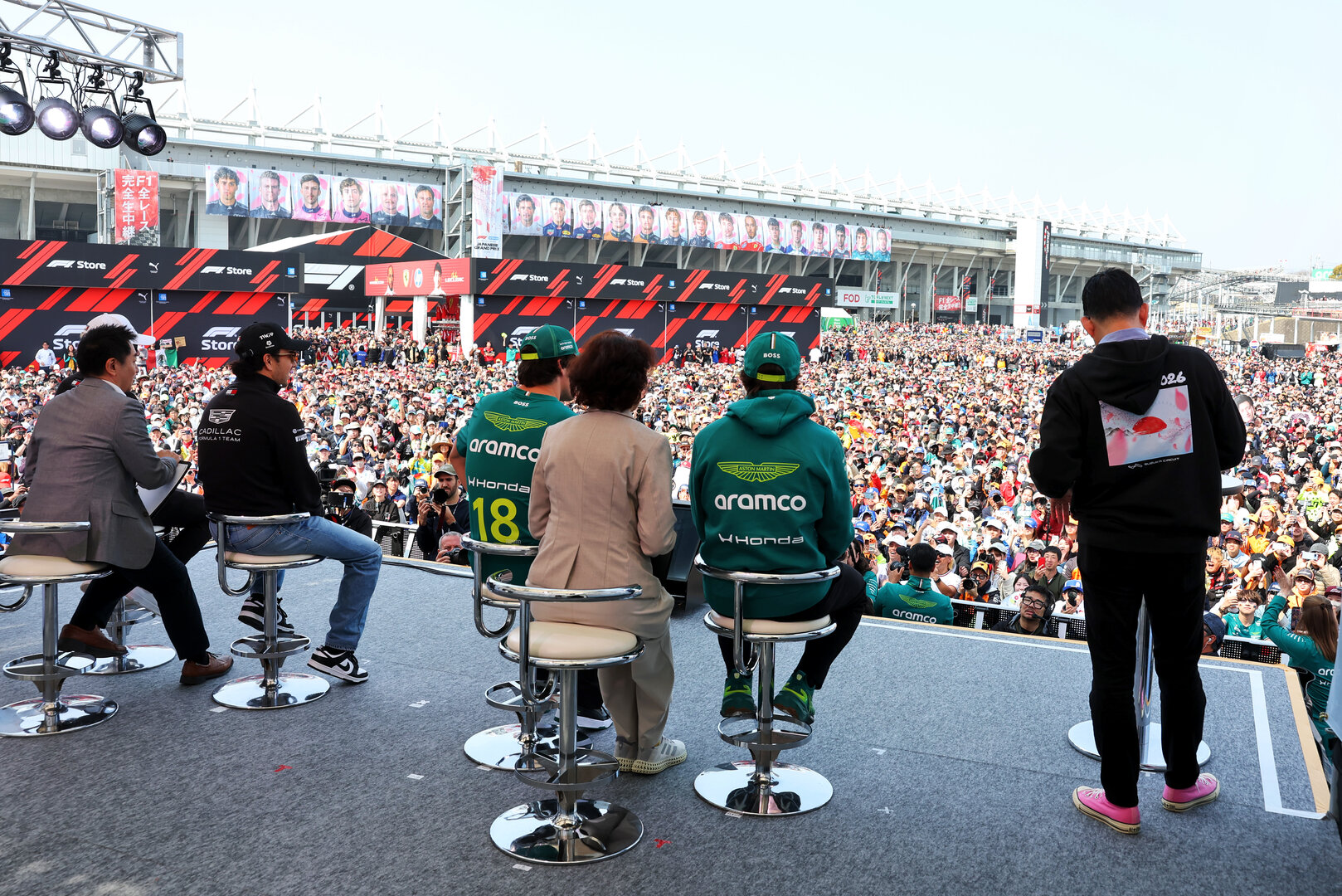 GP GIAPPONE, (L to R): Valtteri Bottas (FIN) Cadillac Formula 1 Team; Sergio Perez (MEX) Cadillac Formula 1 Team; Lance Stroll (CDN) Aston Martin F1 Team; e Fernando Alonso (ESP) Aston Martin F1 Team, on the FanZone Stage.
28.03.2026. Formula 1 World Championship, Rd 3, Japanese Grand Prix, Suzuka, Japan, Qualifiche Day.
- www.xpbimages.com, EMail: requests@xpbimages.com © Copyright: Rew / XPB Images