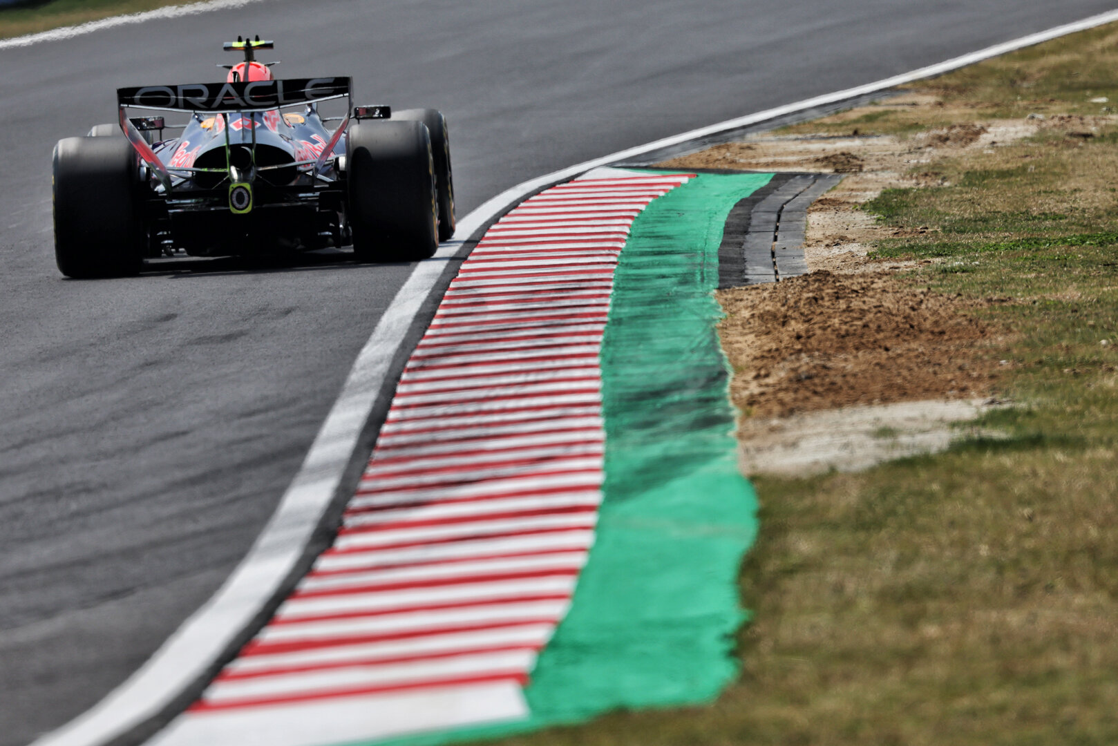GP GIAPPONE, Isack Hadjar (FRA) Red Bull Racing RB22.
28.03.2026. Formula 1 World Championship, Rd 3, Japanese Grand Prix, Suzuka, Japan, Qualifiche Day.
 - www.xpbimages.com, EMail: requests@xpbimages.com © Copyright: Rew / XPB Images