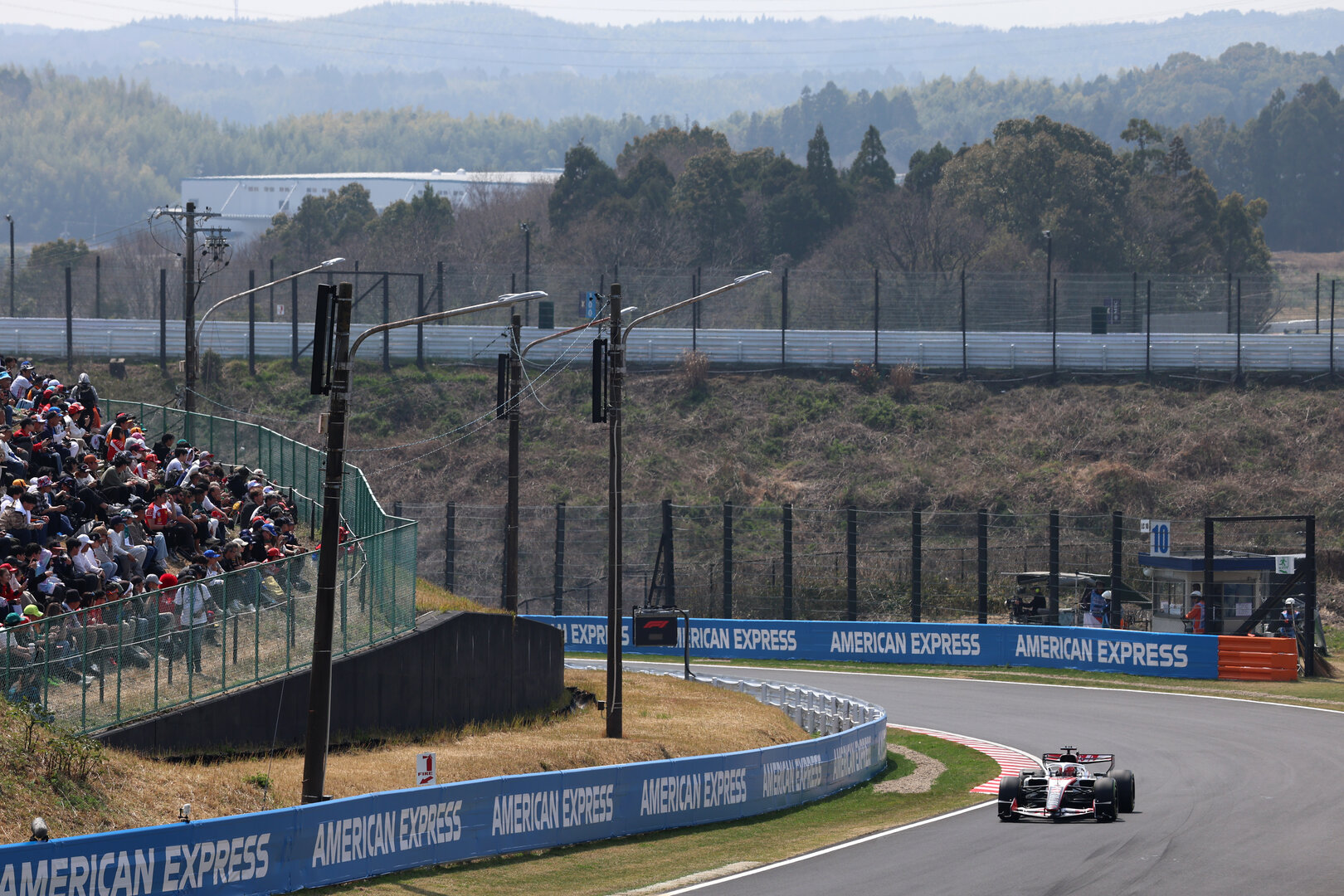 GP GIAPPONE, Esteban Ocon (FRA) Haas F1 Team VF-26.
28.03.2026. Formula 1 World Championship, Rd 3, Japanese Grand Prix, Suzuka, Japan, Qualifiche Day.
 - www.xpbimages.com, EMail: requests@xpbimages.com © Copyright: Rew / XPB Images