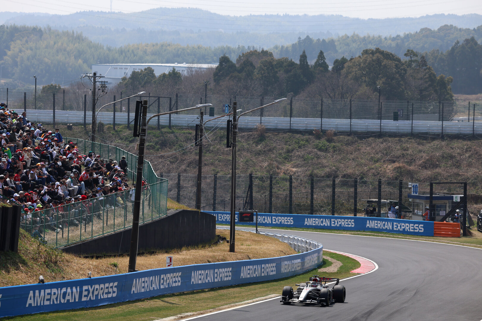 GP GIAPPONE, Nico Hulkenberg (GER) Audi F1 Team R26.
28.03.2026. Formula 1 World Championship, Rd 3, Japanese Grand Prix, Suzuka, Japan, Qualifiche Day.
 - www.xpbimages.com, EMail: requests@xpbimages.com © Copyright: Rew / XPB Images