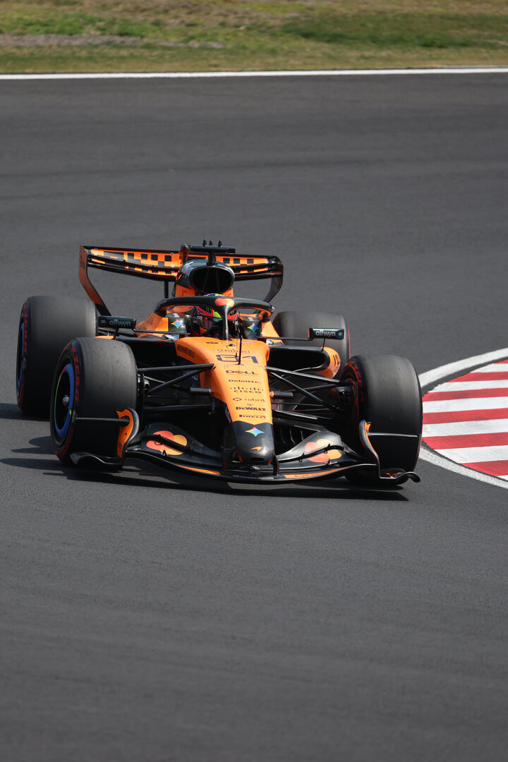 GP GIAPPONE, Oscar Piastri (AUS) McLaren F1 Team MCL40.
28.03.2026. Formula 1 World Championship, Rd 3, Japanese Grand Prix, Suzuka, Japan, Qualifiche Day.
- www.xpbimages.com, EMail: requests@xpbimages.com © Copyright: Rew / XPB Images