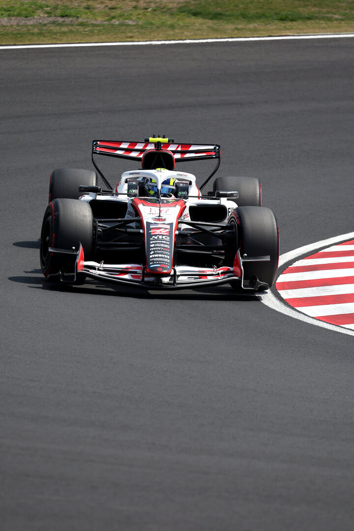 GP GIAPPONE, Oliver Bearman (GBR) Haas F1 Team VF-26.
28.03.2026. Formula 1 World Championship, Rd 3, Japanese Grand Prix, Suzuka, Japan, Qualifiche Day.
 - www.xpbimages.com, EMail: requests@xpbimages.com © Copyright: Rew / XPB Images