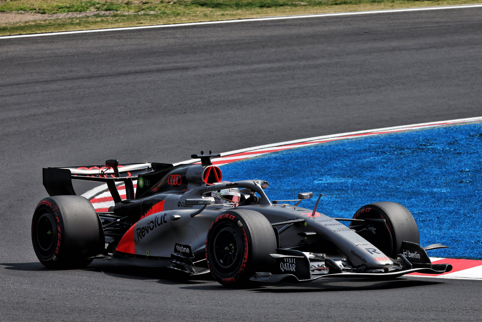 GP GIAPPONE, Nico Hulkenberg (GER) Audi F1 Team R26.
28.03.2026. Formula 1 World Championship, Rd 3, Japanese Grand Prix, Suzuka, Japan, Qualifiche Day.
 - www.xpbimages.com, EMail: requests@xpbimages.com © Copyright: Rew / XPB Images