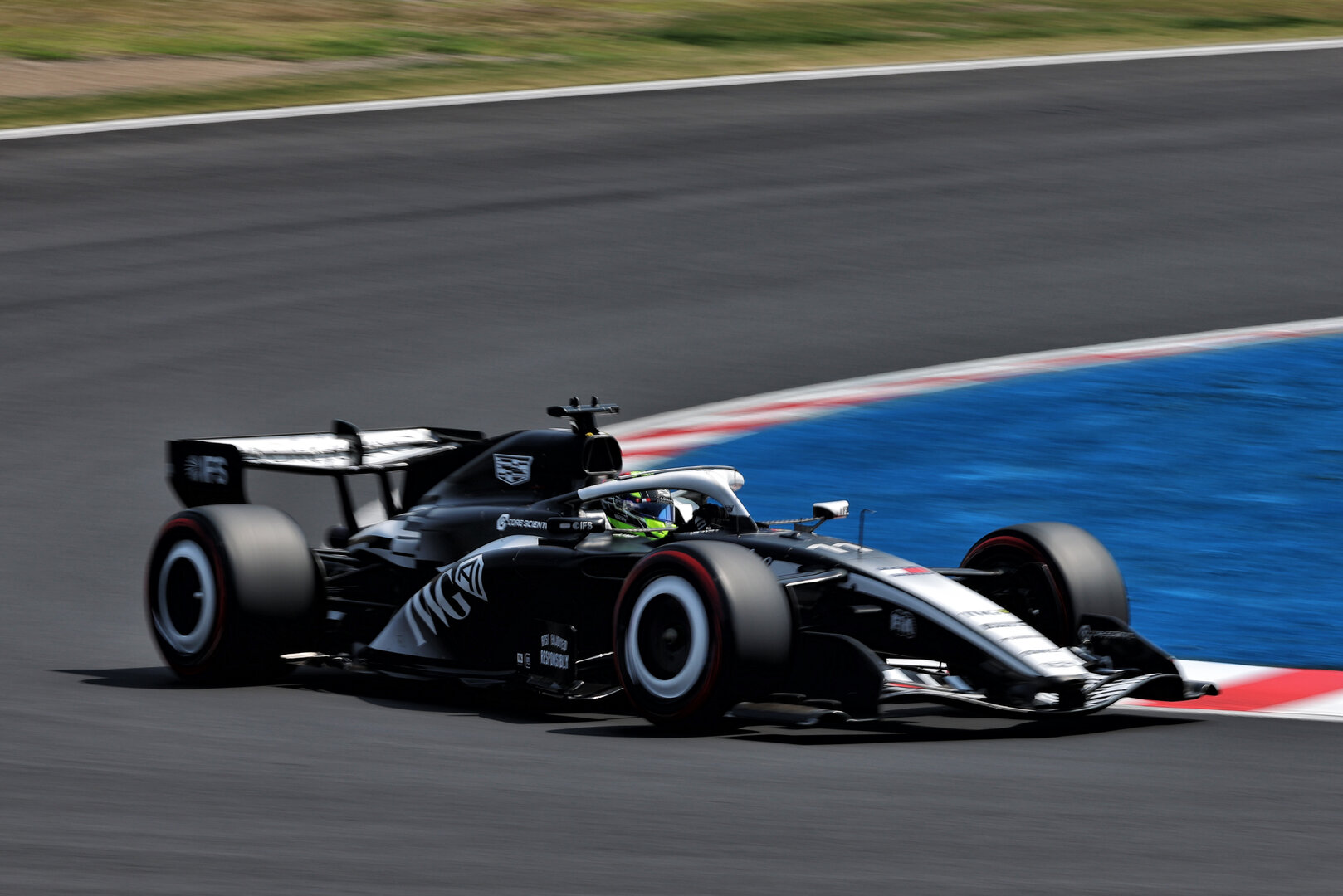 GP GIAPPONE, Sergio Perez (MEX) Cadillac Formula 1 Team MAC-26.
28.03.2026. Formula 1 World Championship, Rd 3, Japanese Grand Prix, Suzuka, Japan, Qualifiche Day.
- www.xpbimages.com, EMail: requests@xpbimages.com © Copyright: Rew / XPB Images