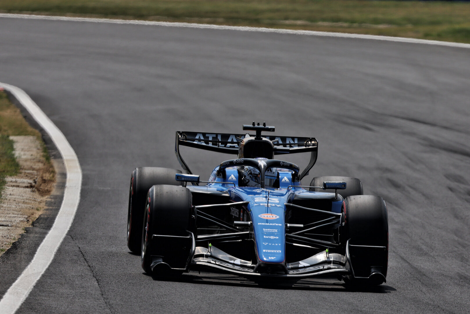GP GIAPPONE, Alexander Albon (THA) Williams F1 Team FW48.
28.03.2026. Formula 1 World Championship, Rd 3, Japanese Grand Prix, Suzuka, Japan, Qualifiche Day.
 - www.xpbimages.com, EMail: requests@xpbimages.com © Copyright: Rew / XPB Images