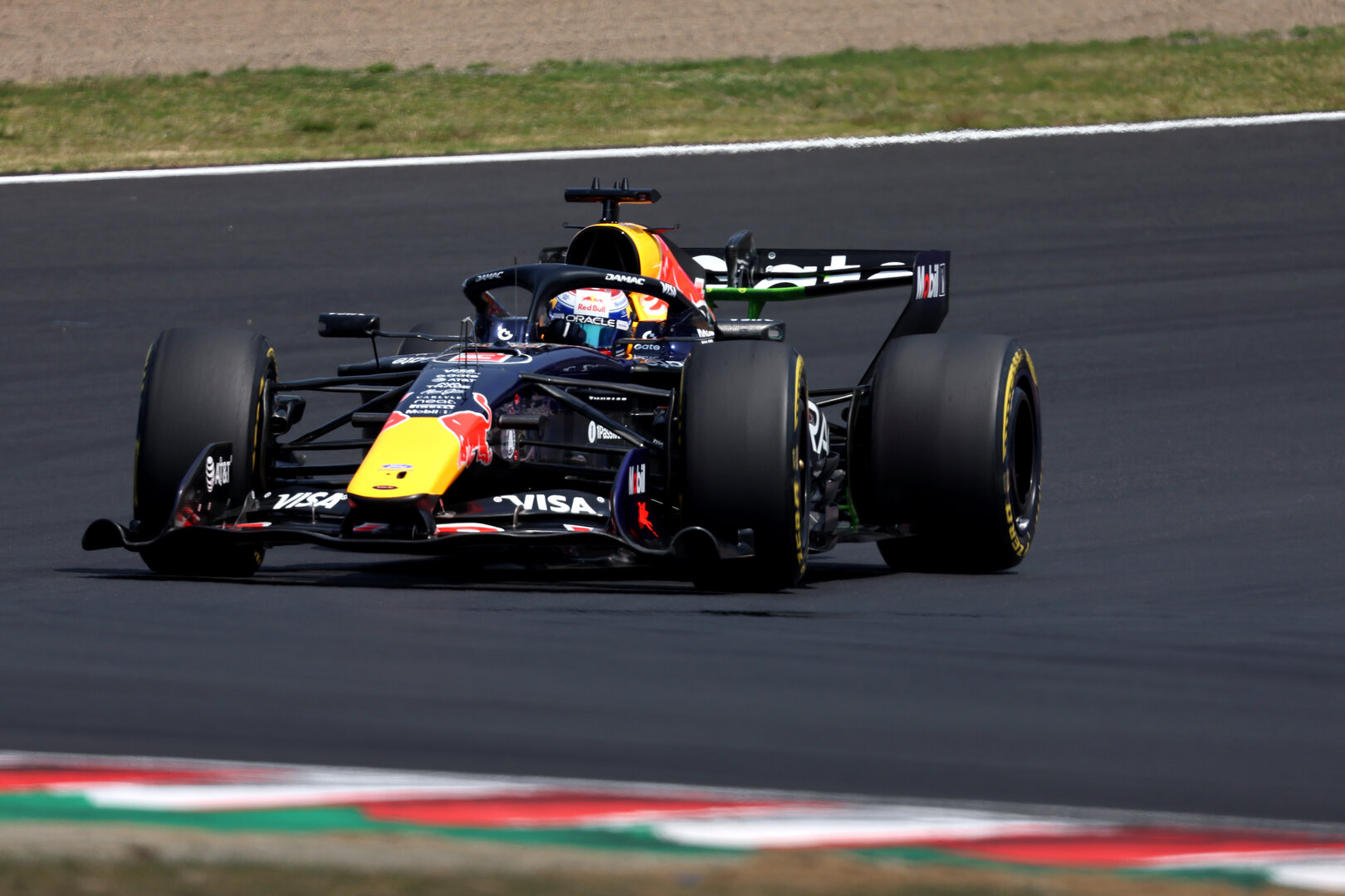 GP GIAPPONE, Max Verstappen (NLD) Red Bull Racing RB22.
28.03.2026. Formula 1 World Championship, Rd 3, Japanese Grand Prix, Suzuka, Japan, Qualifiche Day.
 - www.xpbimages.com, EMail: requests@xpbimages.com © Copyright: Rew / XPB Images