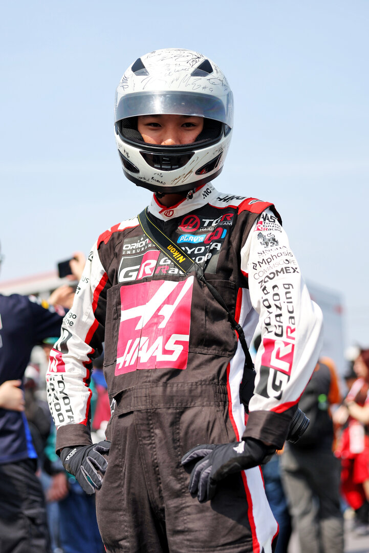 GP GIAPPONE, Circuit Atmosfera - fan.
28.03.2026. Formula 1 World Championship, Rd 3, Japanese Grand Prix, Suzuka, Japan, Qualifiche Day.
 - www.xpbimages.com, EMail: requests@xpbimages.com © Copyright: Rew / XPB Images