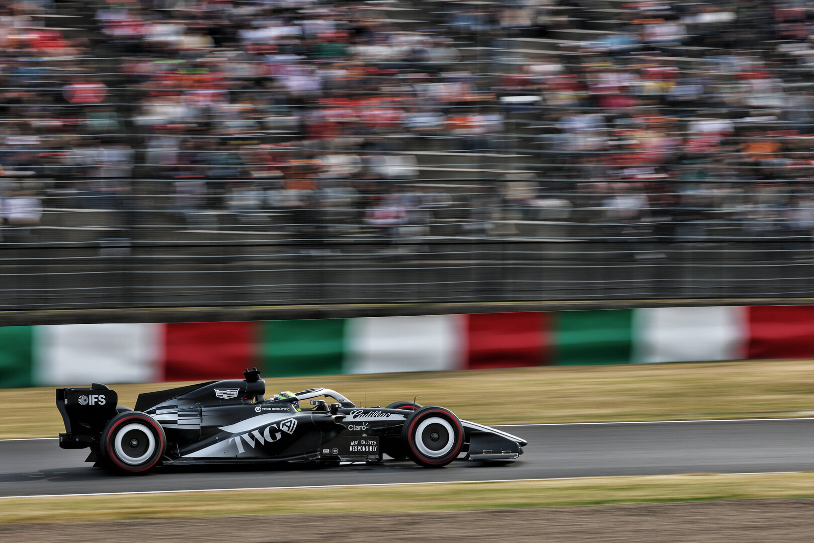 GP GIAPPONE, Sergio Perez (MEX) Cadillac Formula 1 Team MAC-26.
28.03.2026. Formula 1 World Championship, Rd 3, Japanese Grand Prix, Suzuka, Japan, Qualifiche Day.
- www.xpbimages.com, EMail: requests@xpbimages.com © Copyright: Charniaux / XPB Images