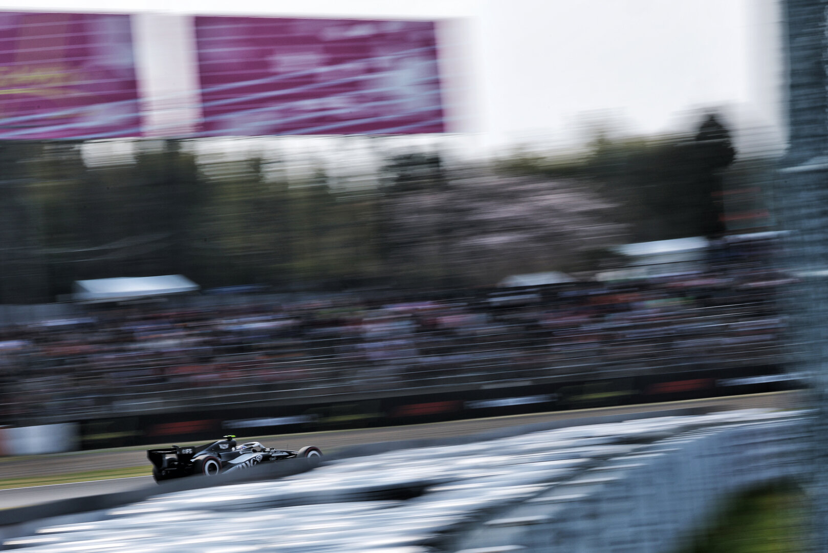 GP GIAPPONE, Sergio Perez (MEX) Cadillac Formula 1 Team MAC-26.
28.03.2026. Formula 1 World Championship, Rd 3, Japanese Grand Prix, Suzuka, Japan, Qualifiche Day.
- www.xpbimages.com, EMail: requests@xpbimages.com © Copyright: Charniaux / XPB Images