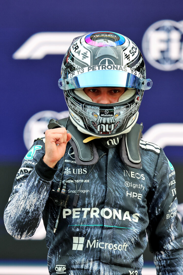 GP GIAPPONE, Andrea Kimi Antonelli (ITA) Mercedes AMG Formula One Team celebrates his pole position in qualifying parc ferme.
28.03.2026. Formula 1 World Championship, Rd 3, Japanese Grand Prix, Suzuka, Japan, Qualifiche Day.
- www.xpbimages.com, EMail: requests@xpbimages.com © Copyright: Batchelor / XPB Images