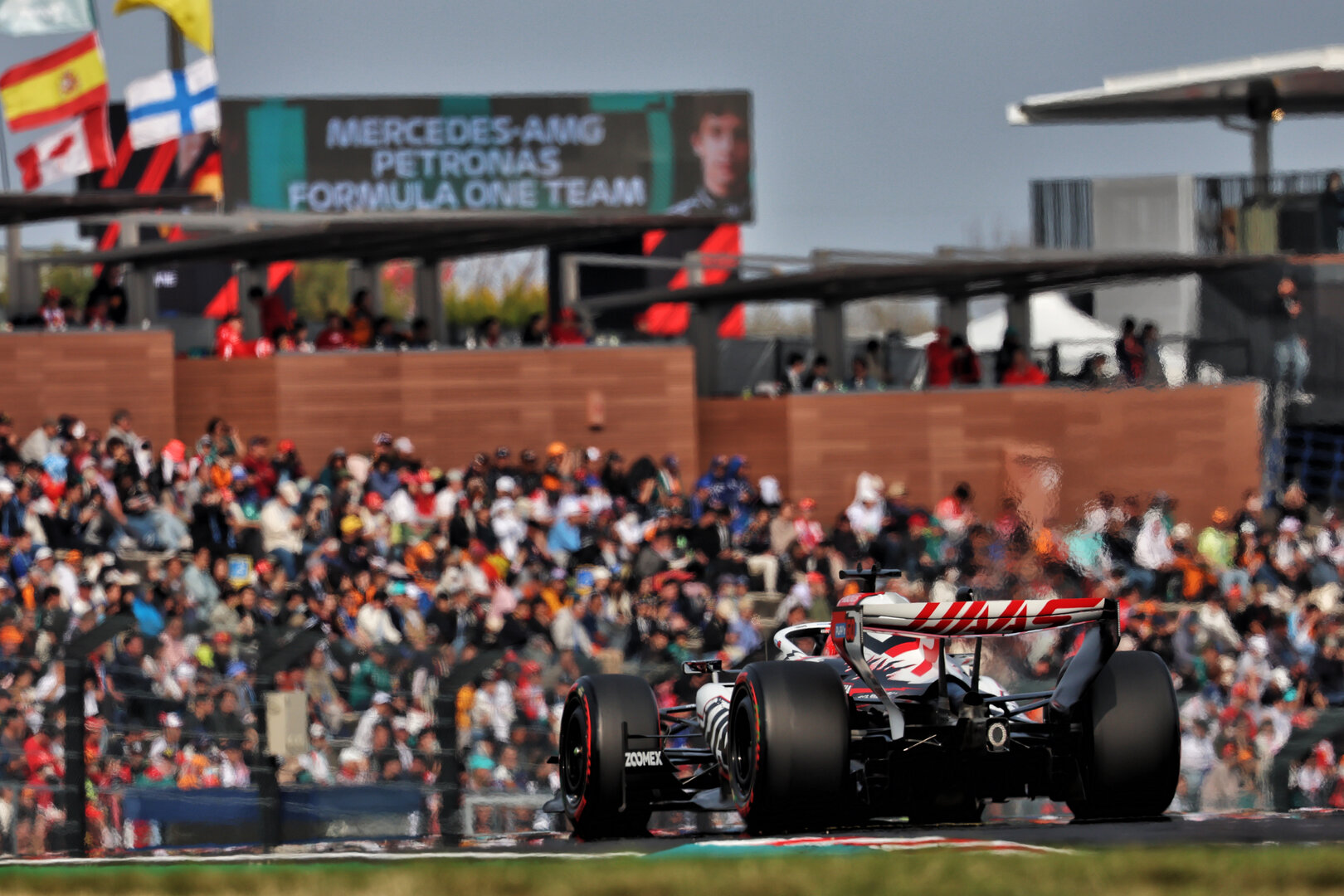GP GIAPPONE, Esteban Ocon (FRA) Haas F1 Team VF-26.
28.03.2026. Formula 1 World Championship, Rd 3, Japanese Grand Prix, Suzuka, Japan, Qualifiche Day.
 - www.xpbimages.com, EMail: requests@xpbimages.com © Copyright: Rew / XPB Images