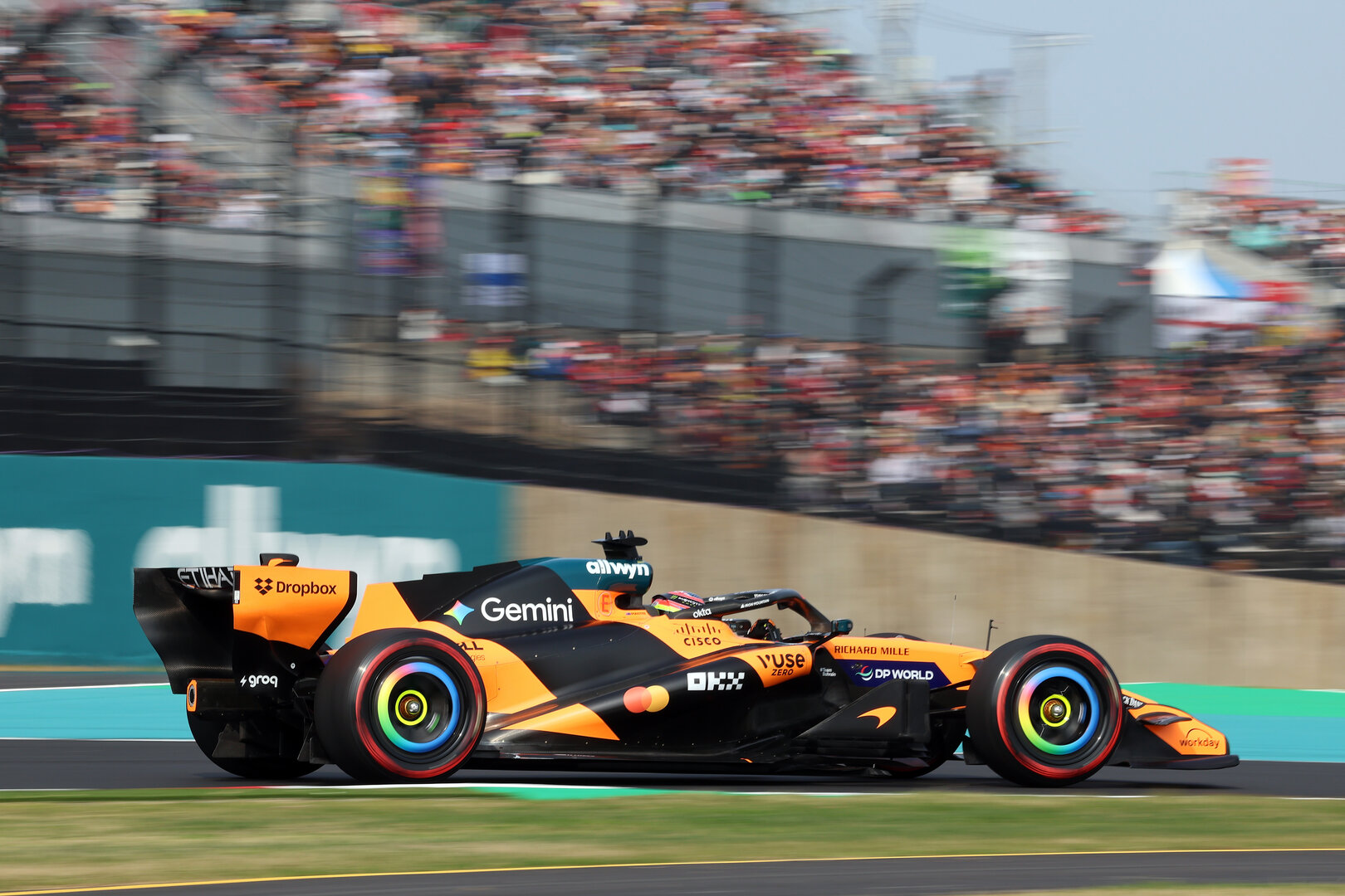 GP GIAPPONE, Oscar Piastri (AUS) McLaren F1 Team MCL40.
28.03.2026. Formula 1 World Championship, Rd 3, Japanese Grand Prix, Suzuka, Japan, Qualifiche Day.
 - www.xpbimages.com, EMail: requests@xpbimages.com © Copyright: Rew / XPB Images