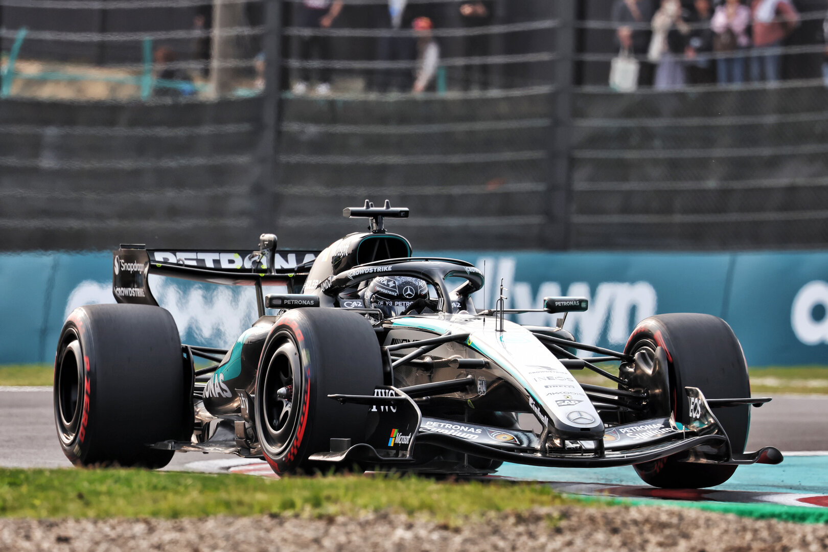 GP GIAPPONE, George Russell (GBR) Mercedes AMG Formula One Team W17.
28.03.2026. Formula 1 World Championship, Rd 3, Japanese Grand Prix, Suzuka, Japan, Qualifiche Day.
- www.xpbimages.com, EMail: requests@xpbimages.com © Copyright: Rew / XPB Images