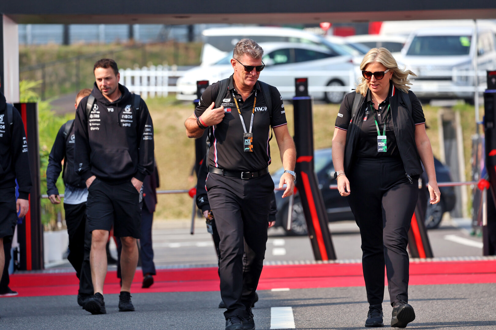 GP GIAPPONE, (L to R): Graeme Lowdon (GBR) Cadillac Formula 1 Team, Team Principal with Laura Marchant (GBR) Cadillac Formula 1 Team Executive Assistant.
29.03.2026. Formula 1 World Championship, Rd 3, Japanese Grand Prix, Suzuka, Japan, Gara Day.
- www.xpbimages.com, EMail: requests@xpbimages.com © Copyright: Rew / XPB Images