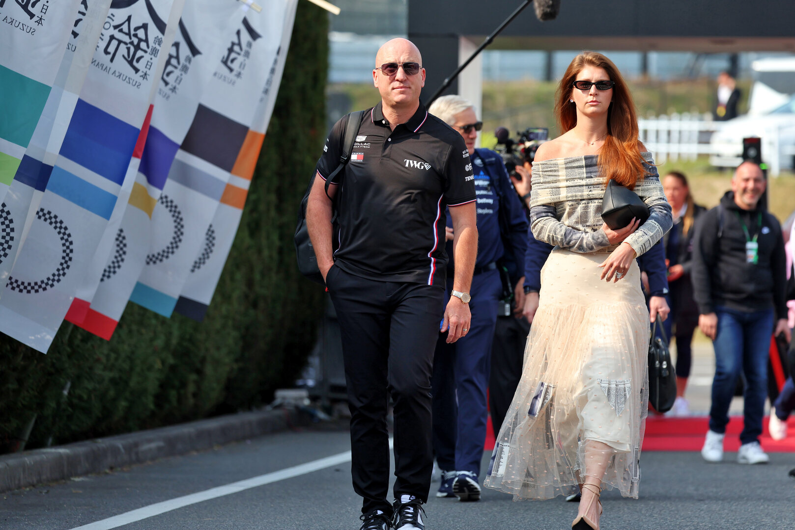 GP GIAPPONE, (L to R): Dan Towriss (USA) Cadillac F1 Team e TWG Motorsports CEO with Cassidy Towriss.
29.03.2026. Formula 1 World Championship, Rd 3, Japanese Grand Prix, Suzuka, Japan, Gara Day.
 - www.xpbimages.com, EMail: requests@xpbimages.com © Copyright: Rew / XPB Images