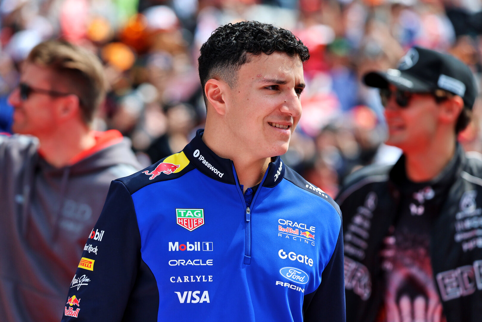 GP GIAPPONE, Isack Hadjar (FRA) Red Bull Racing on the drivers' parade.
29.03.2026. Formula 1 World Championship, Rd 3, Japanese Grand Prix, Suzuka, Japan, Gara Day.
- www.xpbimages.com, EMail: requests@xpbimages.com © Copyright: Batchelor / XPB Images