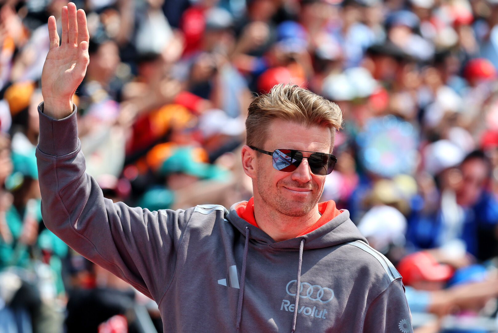 GP GIAPPONE, Nico Hulkenberg (GER) Audi F1 Team on the drivers' parade.
29.03.2026. Formula 1 World Championship, Rd 3, Japanese Grand Prix, Suzuka, Japan, Gara Day.
- www.xpbimages.com, EMail: requests@xpbimages.com © Copyright: Batchelor / XPB Images