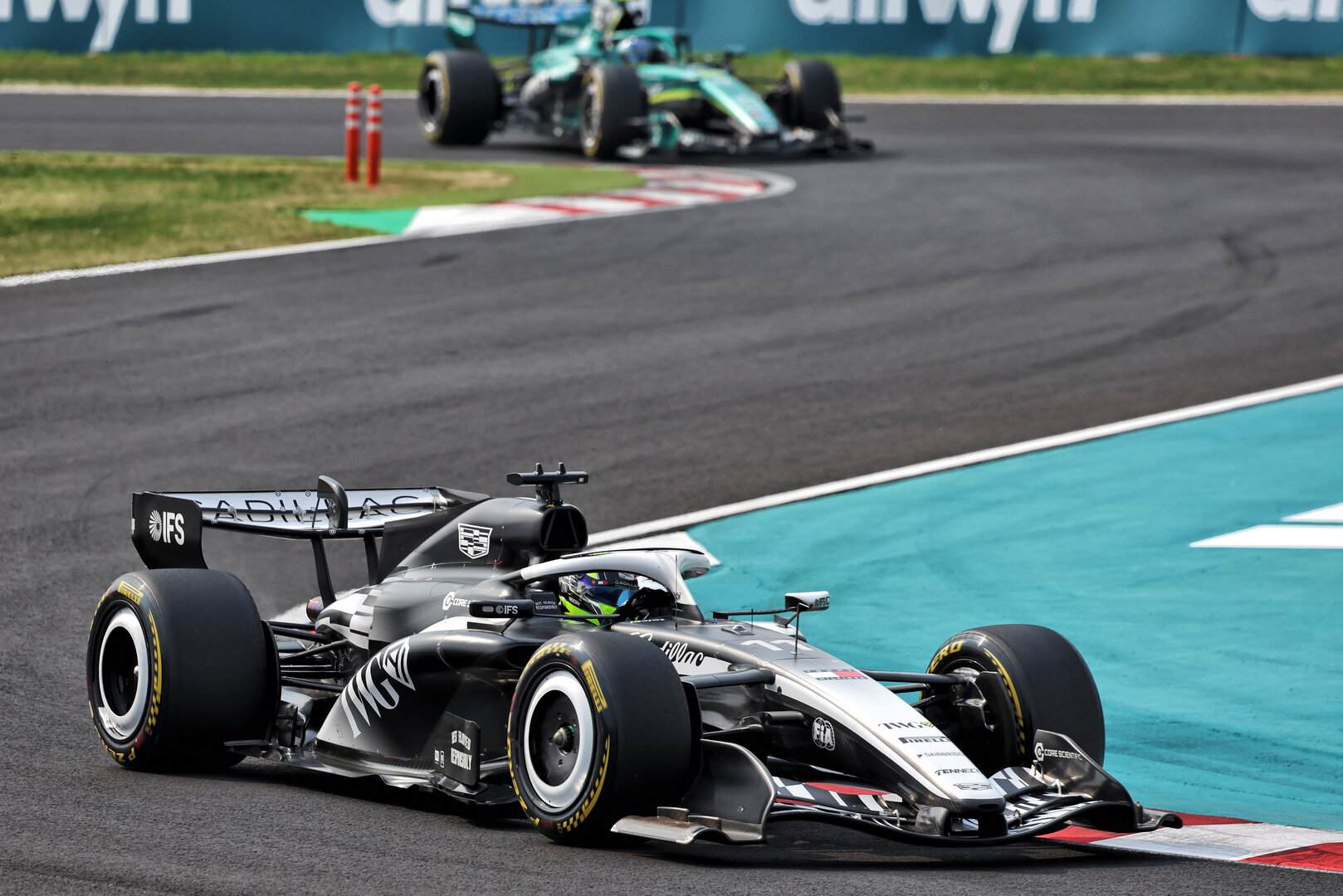 GP GIAPPONE, Sergio Perez (MEX) Cadillac Formula 1 Team MAC-26.
29.03.2026. Formula 1 World Championship, Rd 3, Japanese Grand Prix, Suzuka, Japan, Gara Day.
 - www.xpbimages.com, EMail: requests@xpbimages.com © Copyright: Rew / XPB Images