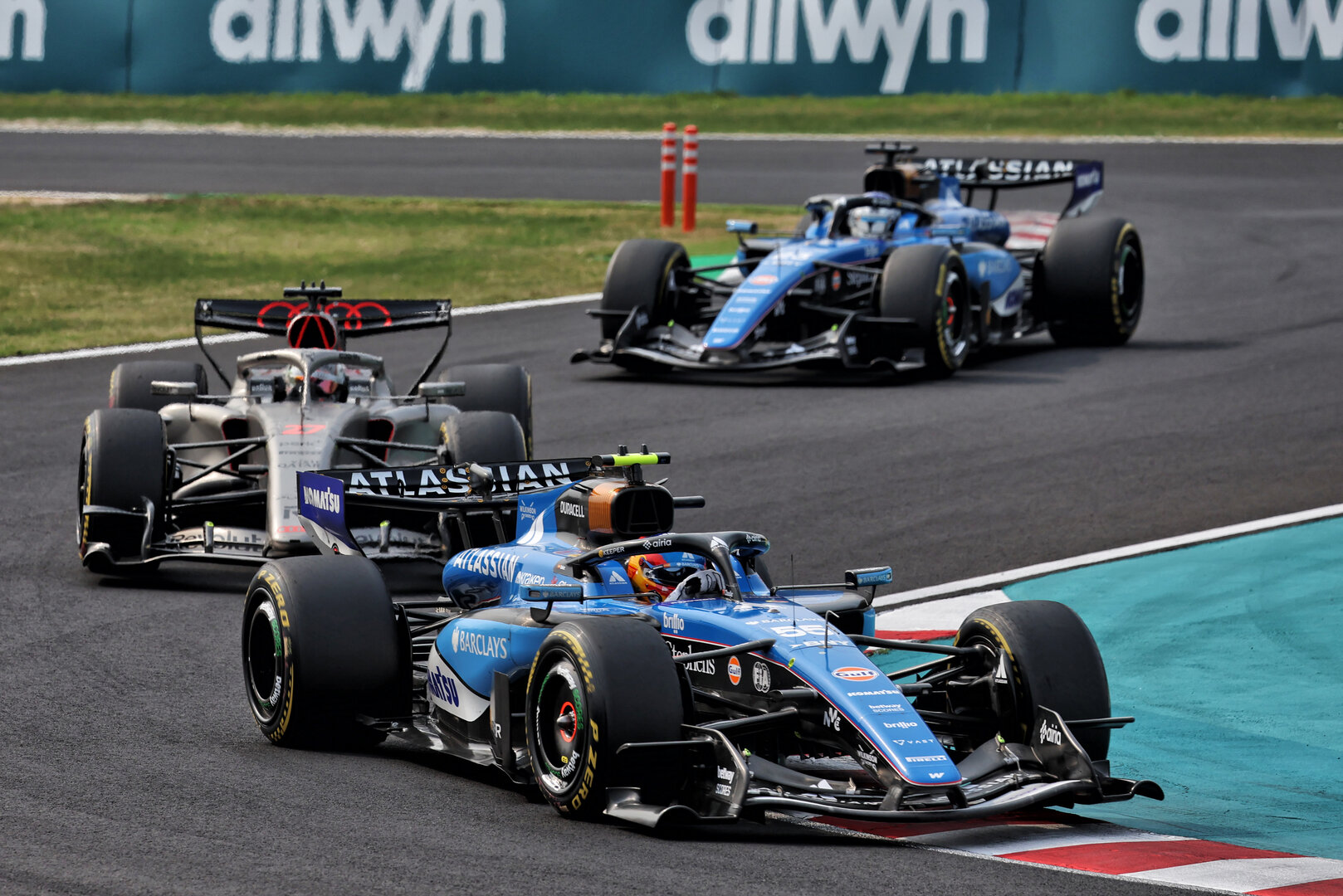 GP GIAPPONE, Carlos Sainz (ESP) Williams F1 Team FW48.
29.03.2026. Formula 1 World Championship, Rd 3, Japanese Grand Prix, Suzuka, Japan, Gara Day.
 - www.xpbimages.com, EMail: requests@xpbimages.com © Copyright: Rew / XPB Images