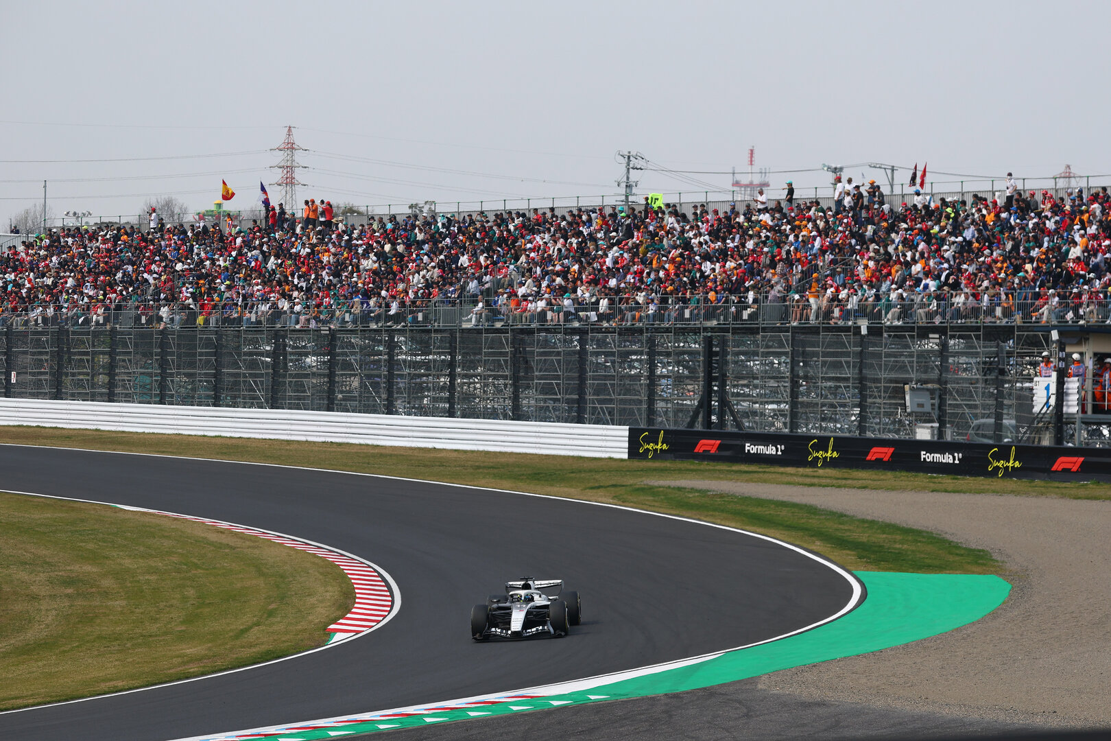 GP GIAPPONE, Sergio Perez (MEX) Cadillac Formula 1 Team MAC-26.
29.03.2026. Formula 1 World Championship, Rd 3, Japanese Grand Prix, Suzuka, Japan, Gara Day.
- www.xpbimages.com, EMail: requests@xpbimages.com © Copyright: Bearne / XPB Images
