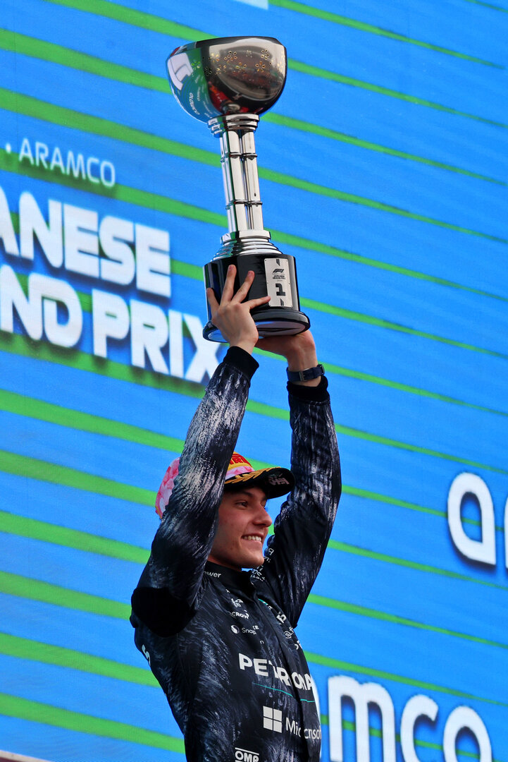 GP GIAPPONE, Gara winner Andrea Kimi Antonelli (ITA) Mercedes AMG Formula One Team celebrates on the podium.
29.03.2026. Formula 1 World Championship, Rd 3, Japanese Grand Prix, Suzuka, Japan, Gara Day.
- www.xpbimages.com, EMail: requests@xpbimages.com © Copyright: Batchelor / XPB Images