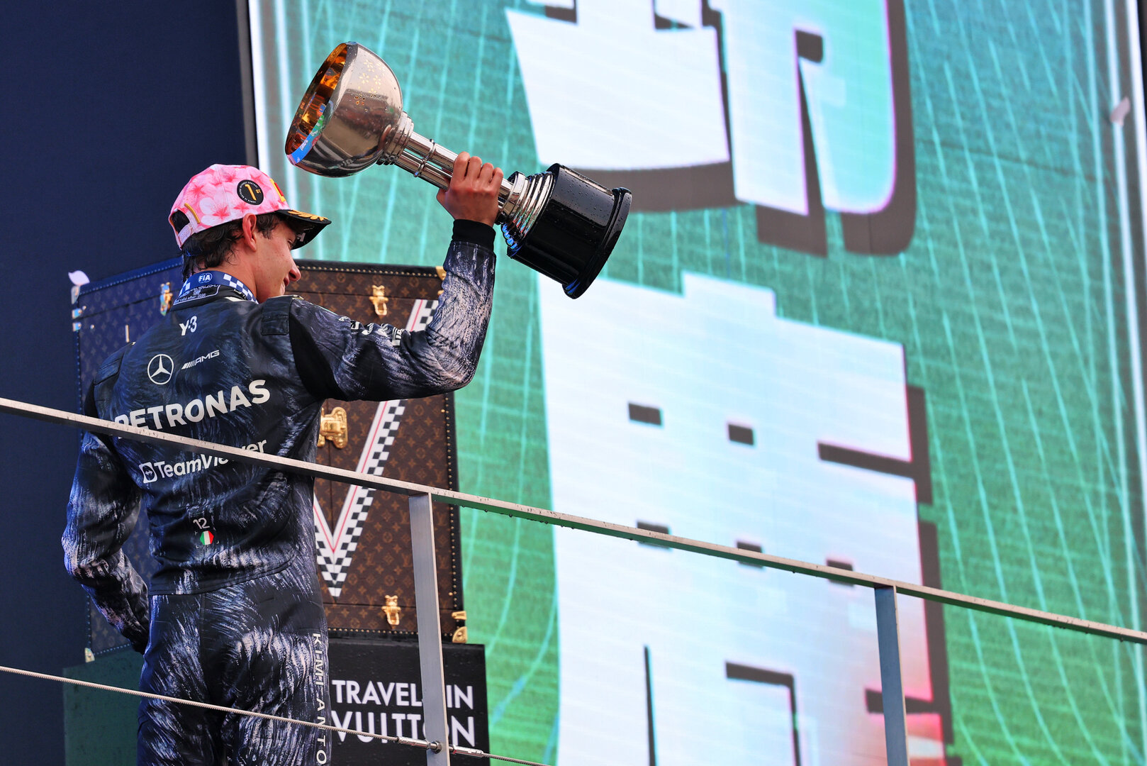 GP GIAPPONE, Gara winner Andrea Kimi Antonelli (ITA) Mercedes AMG Formula One Team celebrates on the podium.
29.03.2026. Formula 1 World Championship, Rd 3, Japanese Grand Prix, Suzuka, Japan, Gara Day.
- www.xpbimages.com, EMail: requests@xpbimages.com © Copyright: Batchelor / XPB Images