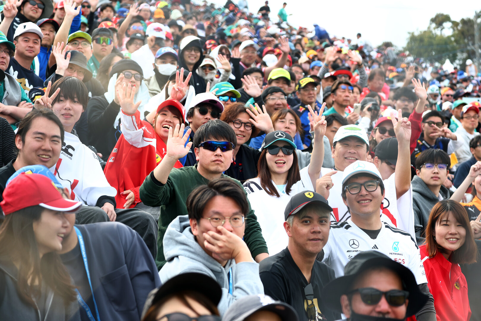 GP GIAPPONE, Circuit Atmosfera - fans in the grandstand.
29.03.2026. Formula 1 World Championship, Rd 3, Japanese Grand Prix, Suzuka, Japan, Gara Day.
- www.xpbimages.com, EMail: requests@xpbimages.com © Copyright: Bearne / XPB Images
