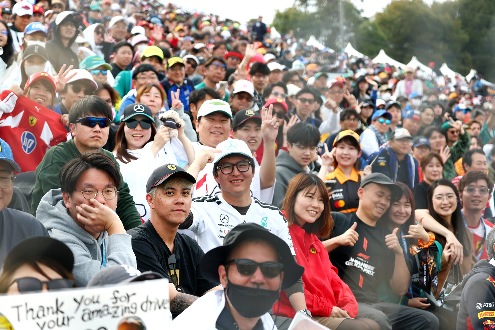 GP GIAPPONE, Circuit Atmosfera - fans in the grandstand.
29.03.2026. Formula 1 World Championship, Rd 3, Japanese Grand Prix, Suzuka, Japan, Gara Day.
- www.xpbimages.com, EMail: requests@xpbimages.com © Copyright: Bearne / XPB Images