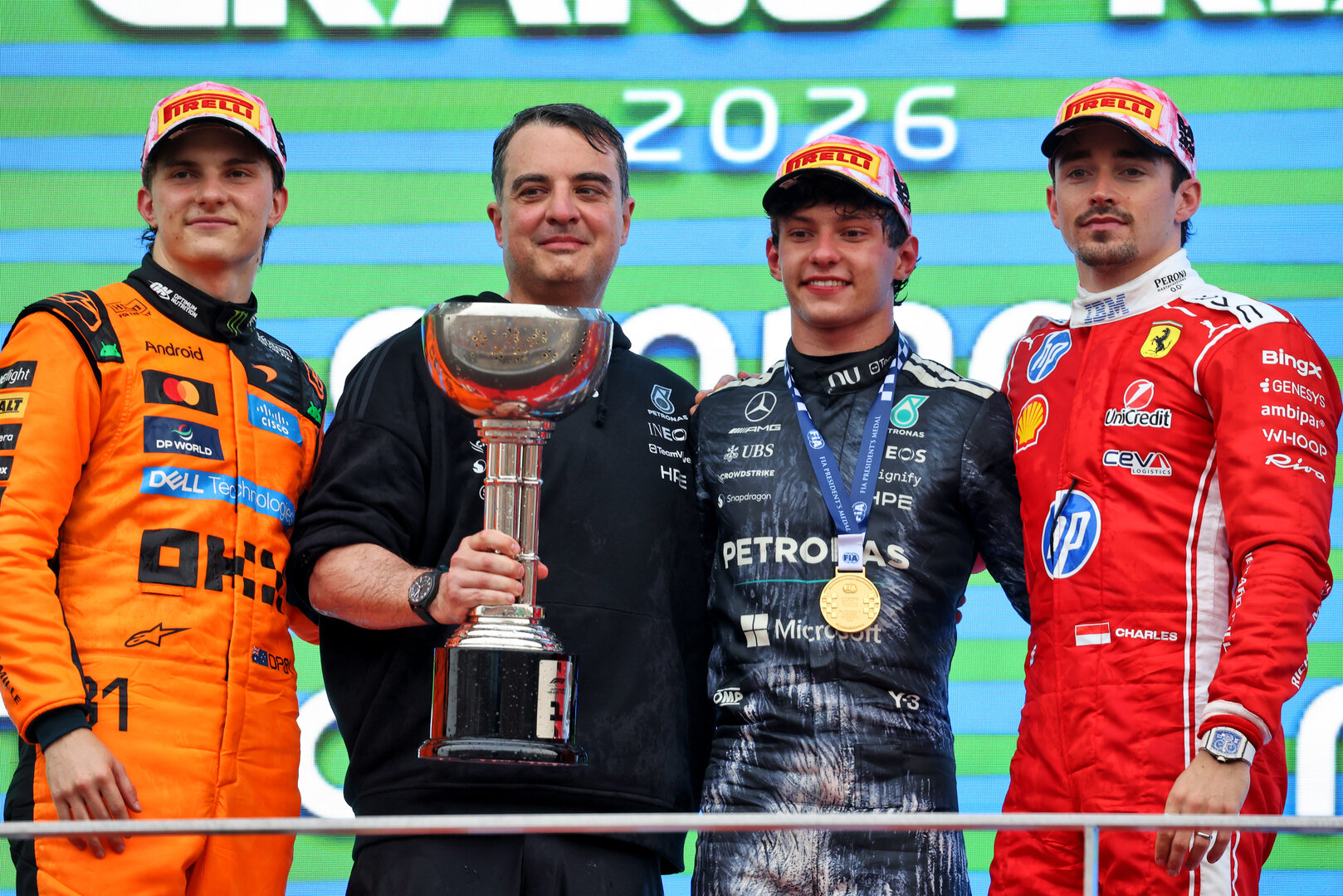 GP GIAPPONE, The podium (L to R): Oscar Piastri (AUS) McLaren F1 Team, second; Giacomo Tortora (ITA) Mercedes AMG F1 Formula One Team Director of Car Design; Andrea Kimi Antonelli (ITA) Mercedes AMG Formula One Team, vincitore; Charles Leclerc (MON) Ferrari, third.
29.03.2026. Formula 1 World Championship, Rd 3, Japanese Grand Prix, Suzuka, Japan, Gara Day.
- www.xpbimages.com, EMail: requests@xpbimages.com © Copyright: Bearne / XPB Images