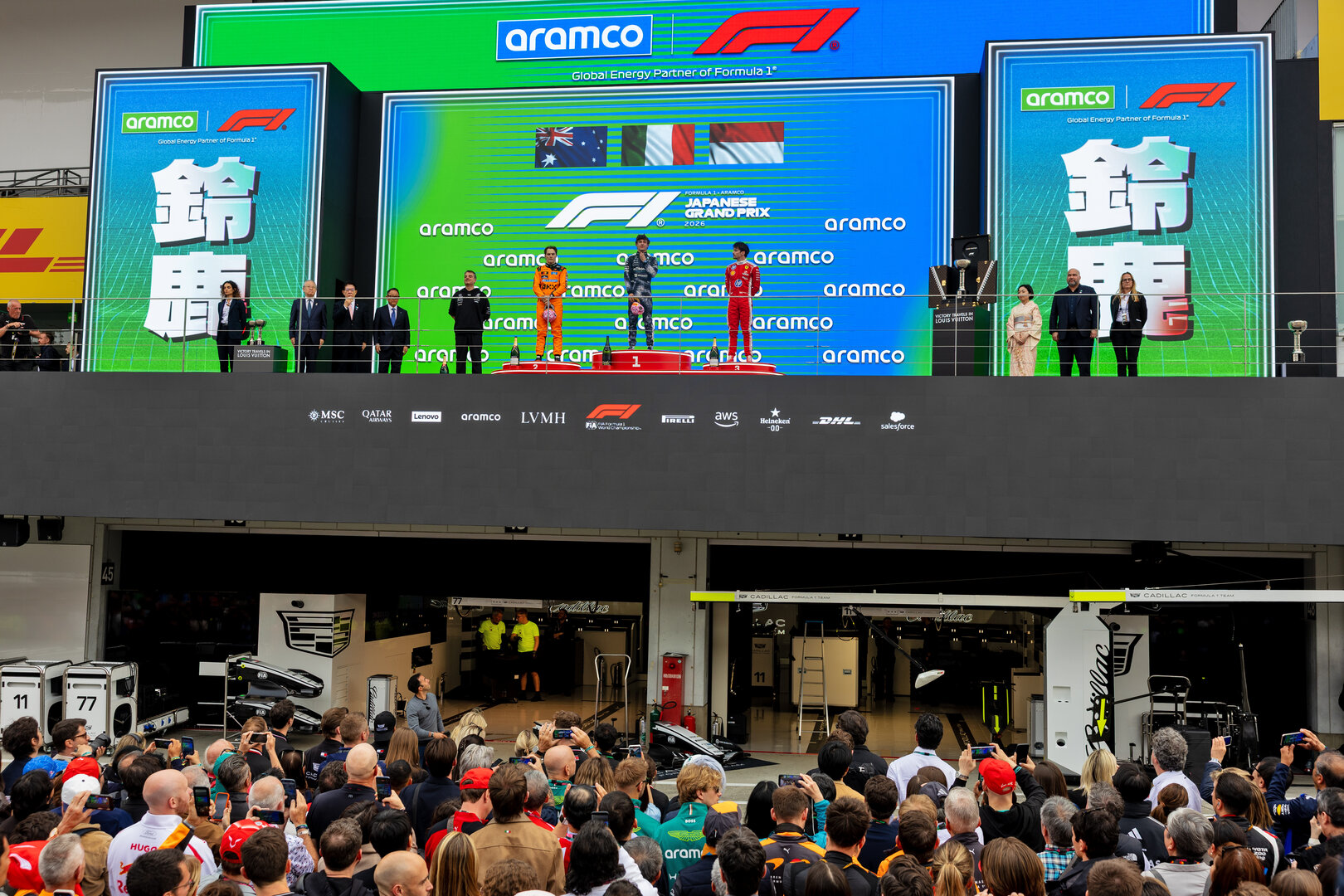 GP GIAPPONE, The podium (L to R): Giacomo Tortora (ITA) Mercedes AMG F1 Formula One Team Director of Car Design; Oscar Piastri (AUS) McLaren F1 Team, second; Andrea Kimi Antonelli (ITA) Mercedes AMG Formula One Team, vincitore; Charles Leclerc (MON) Ferrari, third.
29.03.2026. Formula 1 World Championship, Rd 3, Japanese Grand Prix, Suzuka, Japan, Gara Day.
- www.xpbimages.com, EMail: requests@xpbimages.com © Copyright: Bearne / XPB Images