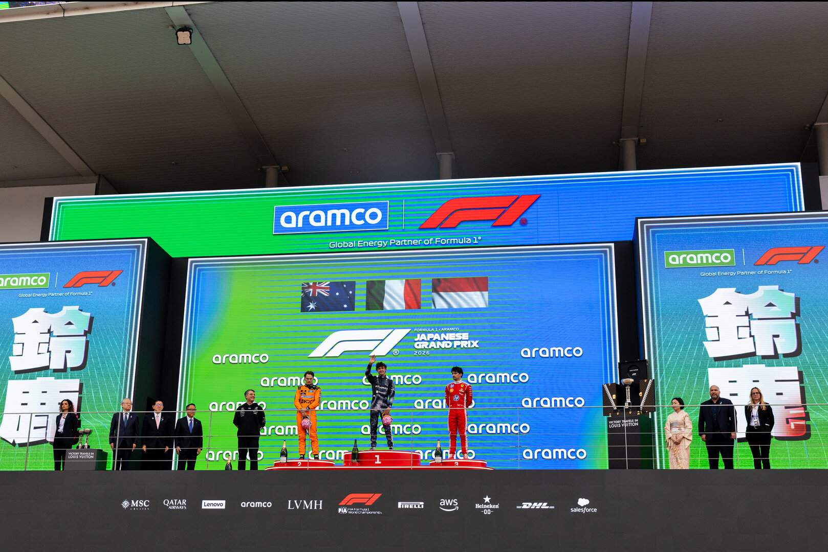 GP GIAPPONE, The podium (L to R): Giacomo Tortora (ITA) Mercedes AMG F1 Formula One Team Director of Car Design; Oscar Piastri (AUS) McLaren F1 Team, second; Andrea Kimi Antonelli (ITA) Mercedes AMG Formula One Team, vincitore; Charles Leclerc (MON) Ferrari, third.
29.03.2026. Formula 1 World Championship, Rd 3, Japanese Grand Prix, Suzuka, Japan, Gara Day.
- www.xpbimages.com, EMail: requests@xpbimages.com © Copyright: Bearne / XPB Images