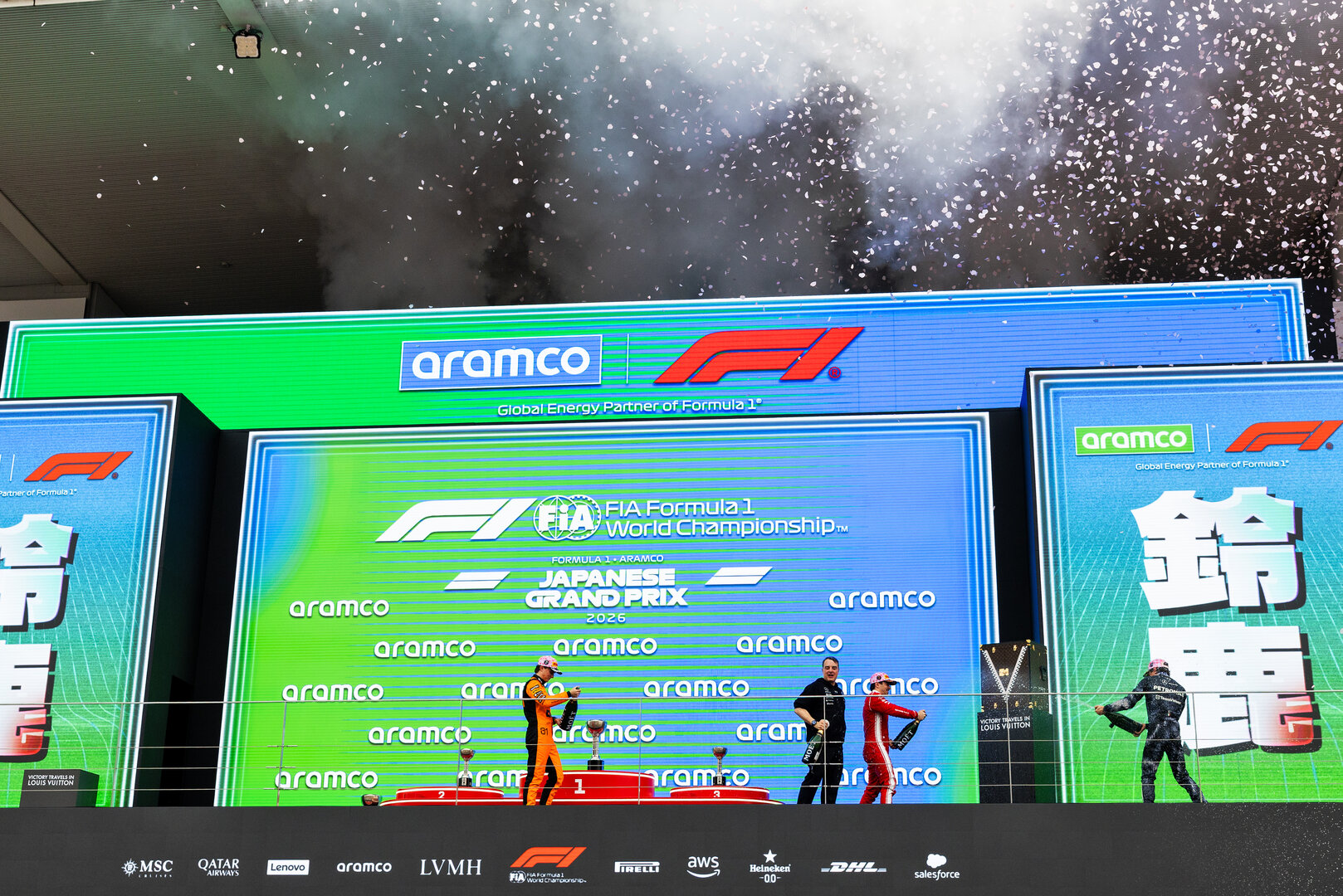 GP GIAPPONE, The podium (L to R): Oscar Piastri (AUS) McLaren F1 Team, second; Giacomo Tortora (ITA) Mercedes AMG F1 Formula One Team Director of Car Design; Andrea Kimi Antonelli (ITA) Mercedes AMG Formula One Team, vincitore; Charles Leclerc (MON) Ferrari, third.
29.03.2026. Formula 1 World Championship, Rd 3, Japanese Grand Prix, Suzuka, Japan, Gara Day.
- www.xpbimages.com, EMail: requests@xpbimages.com © Copyright: Bearne / XPB Images